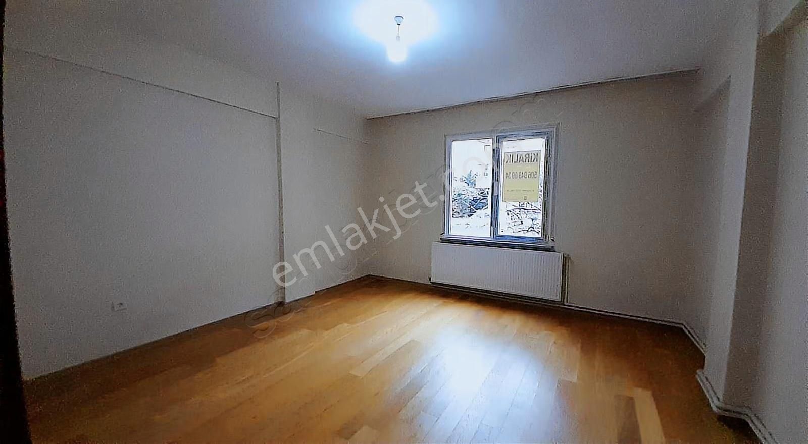 Ataşehir Barajyolu Bulvarda Balkonlu Az Katlı Aile Binasda 3+1 - Görsel 6