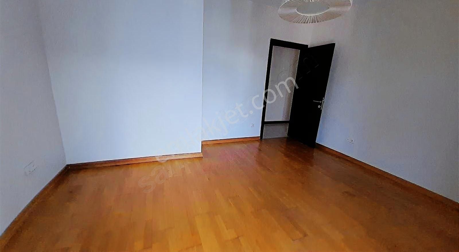 Ataşehir Yenişehir Mh. En Prestijli Binasında 3+1 Net 140 M2 - Görsel 9