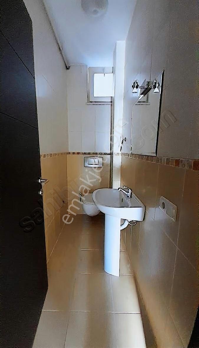 Ataşehir Yenişehir Mh. En Prestijli Binasında 3+1 Net 140 M2 - Görsel 33