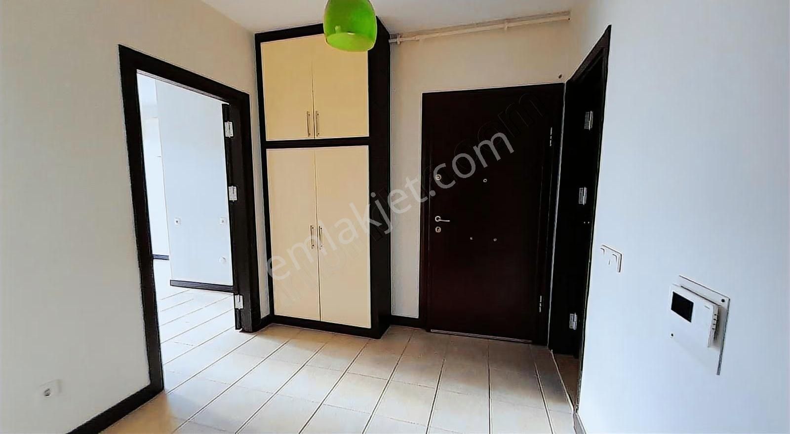 Ataşehir Yenişehir Mh. En Prestijli Binasında 3+1 Net 140 M2 - Görsel 12