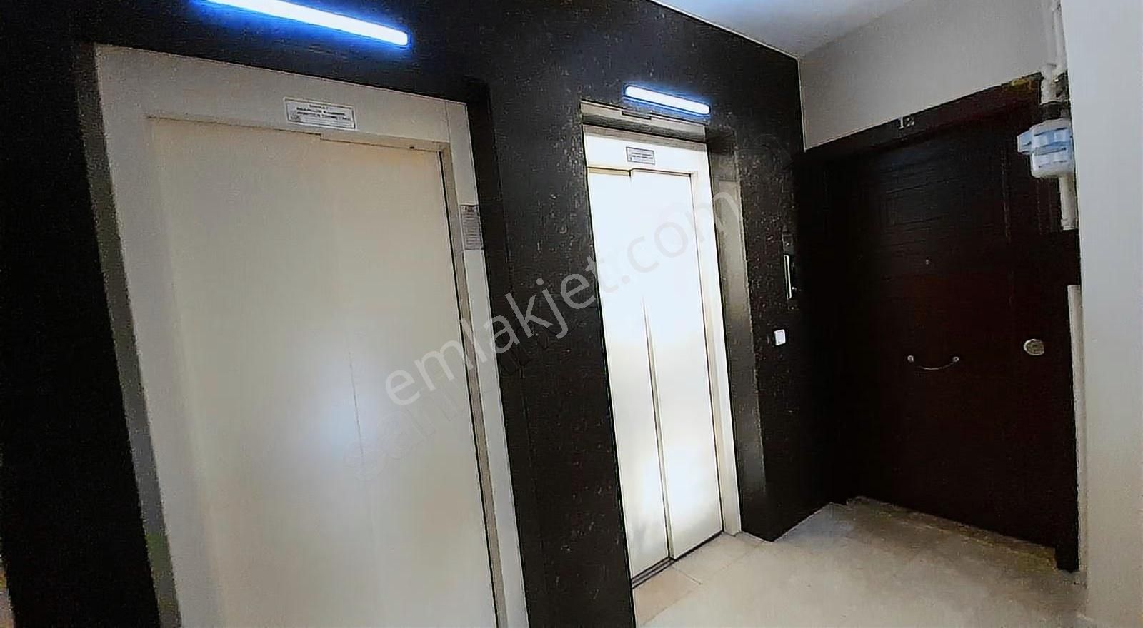 Ataşehir Yenişehir Mh. En Prestijli Binasında 3+1 Net 140 M2 - Görsel 30