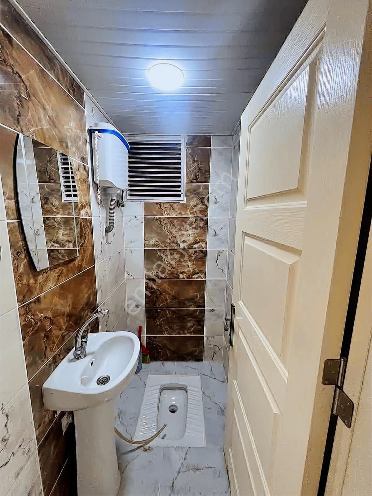 Atc'dan Zembilci Bulvar Üzeri Az Katlı 3+1 Kapalı Mutfak - Görsel 3