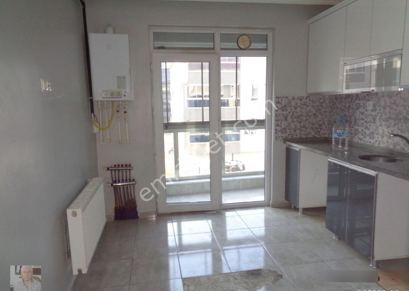 71 Evler Mah. Zümrüt Cami Yakını Arakat Daire