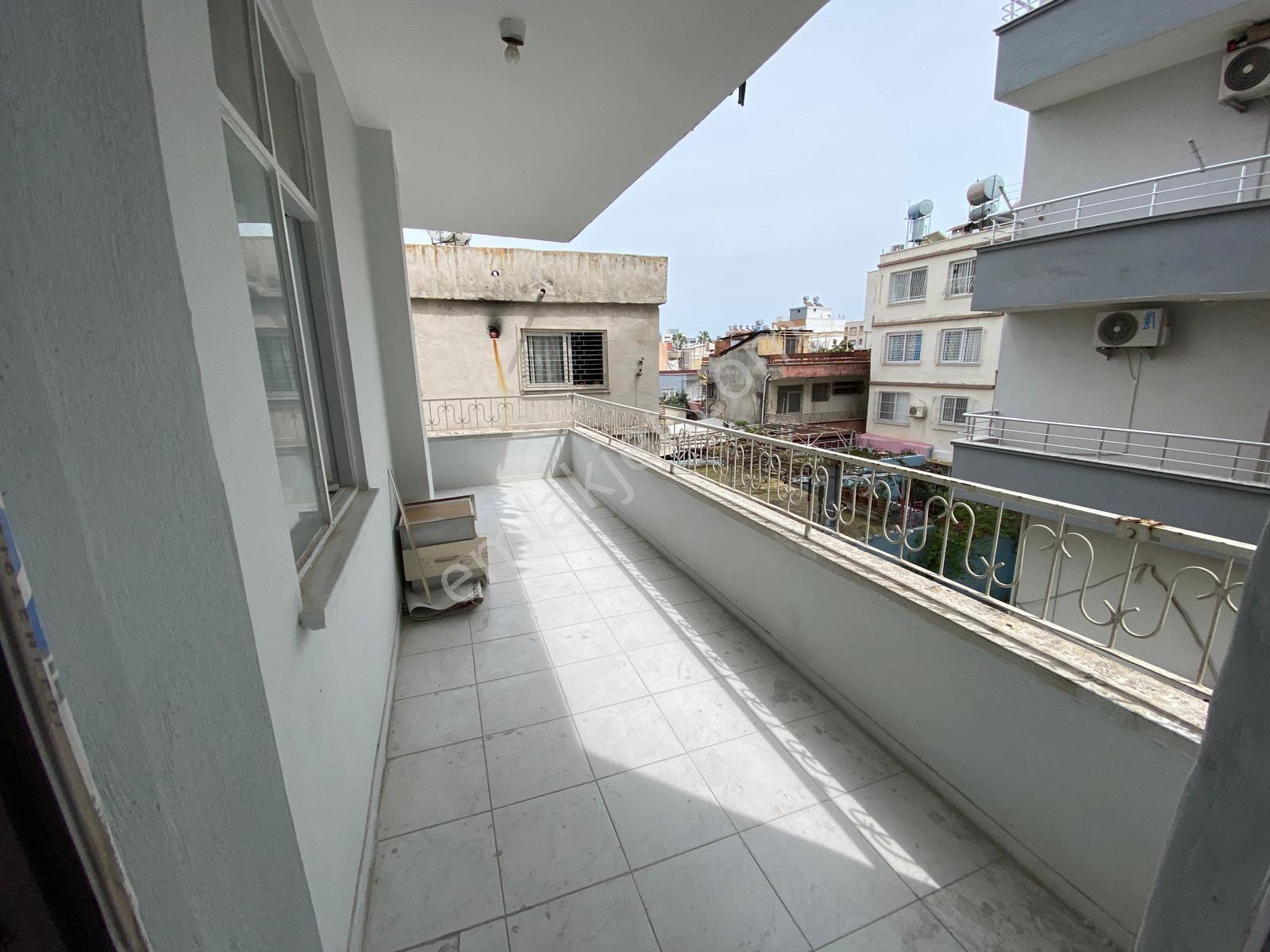 Memura Akdeniz Cengiz Topel Caddesi Barış Mah Cadde Üstü 3+1 - Görsel 10