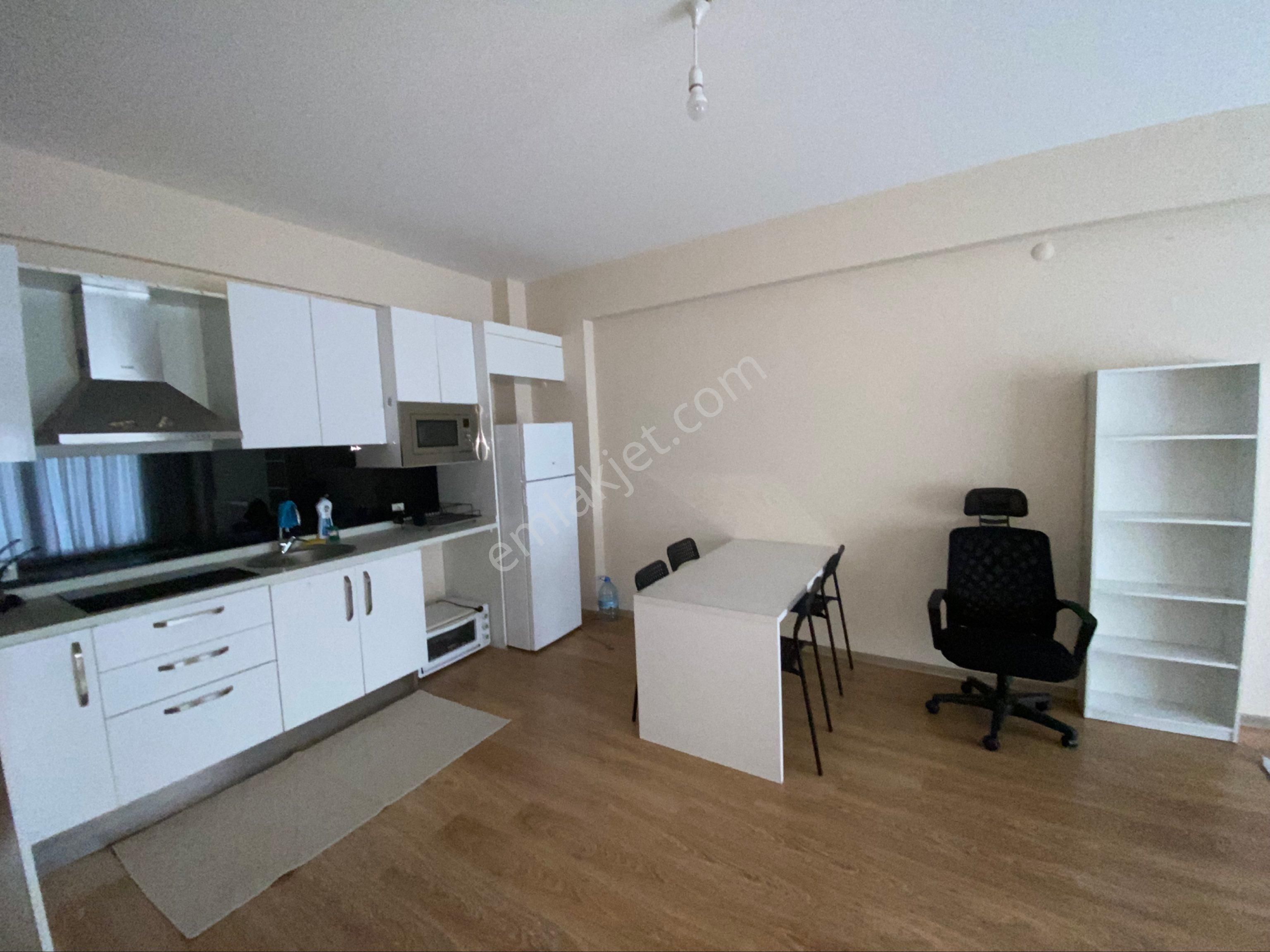 Torbalı’da Havuzlu Sitede Kiralık 1+1 Ara Kat Daire - Görsel 13