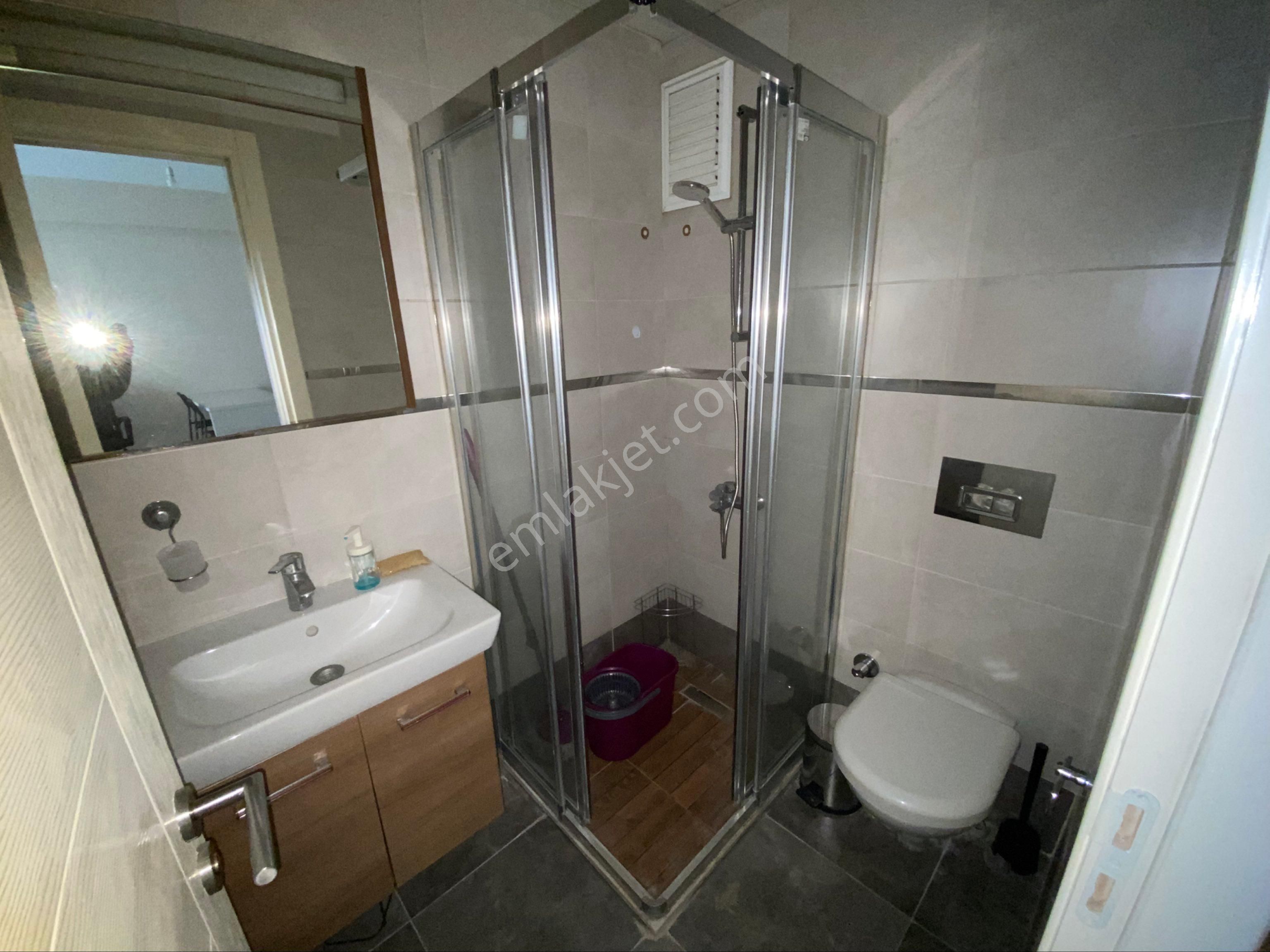 Torbalı’da Havuzlu Sitede Kiralık 1+1 Ara Kat Daire - Görsel 14