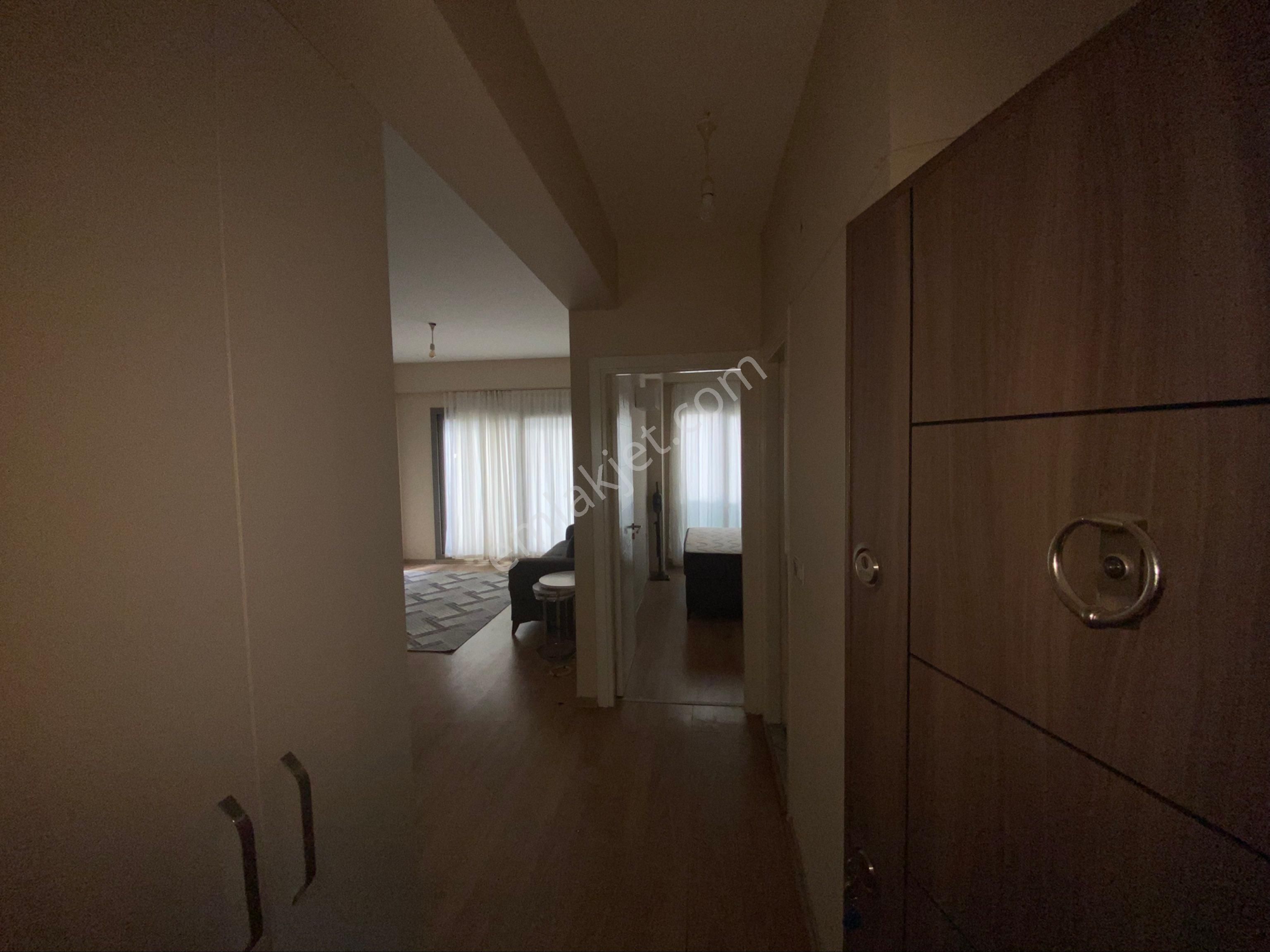 Torbalı’da Havuzlu Sitede Kiralık 1+1 Ara Kat Daire - Görsel 5