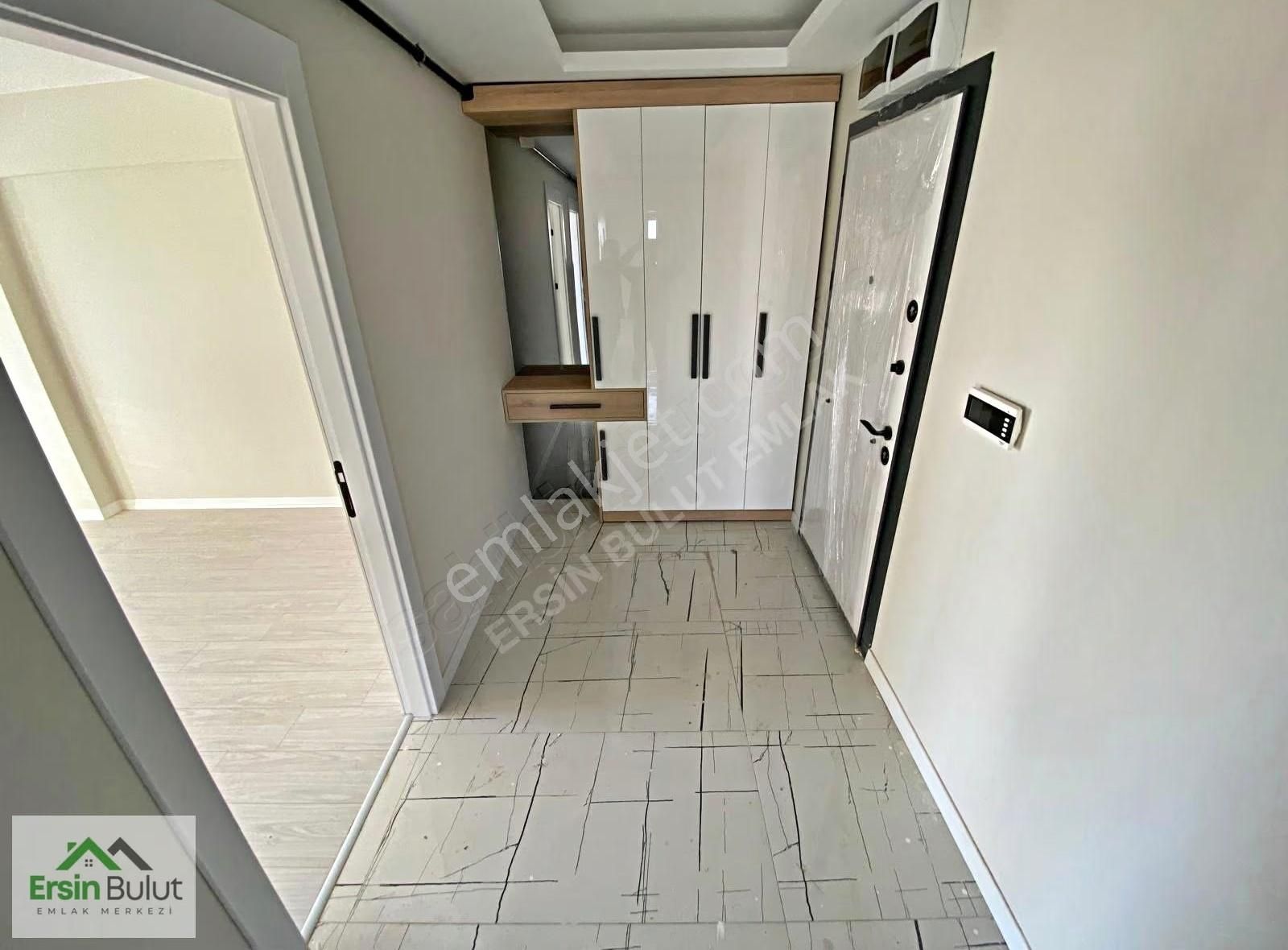 Ersin Bulut'tan Manzaralı Dev Balkonlu 2+1 Daire Satışa Sunuldu