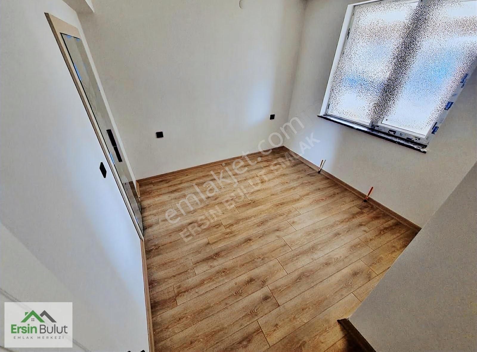 Bulut'tan Köşe Başı Lüx Yapılı G.odalı E.banyolu Acill 3+1 Daire - Görsel 3