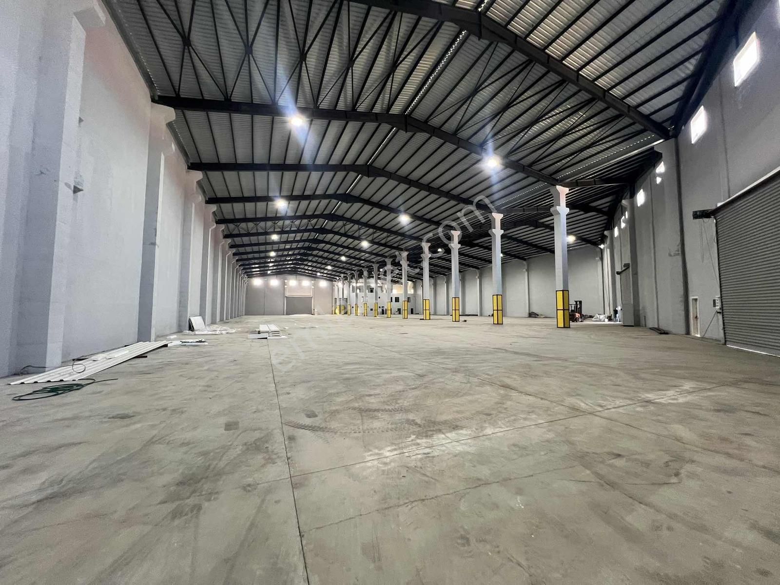 Zorlu'dan Arslandamı Sanayi İçerisinde 6000 M2 Kapalı İdari Ofis