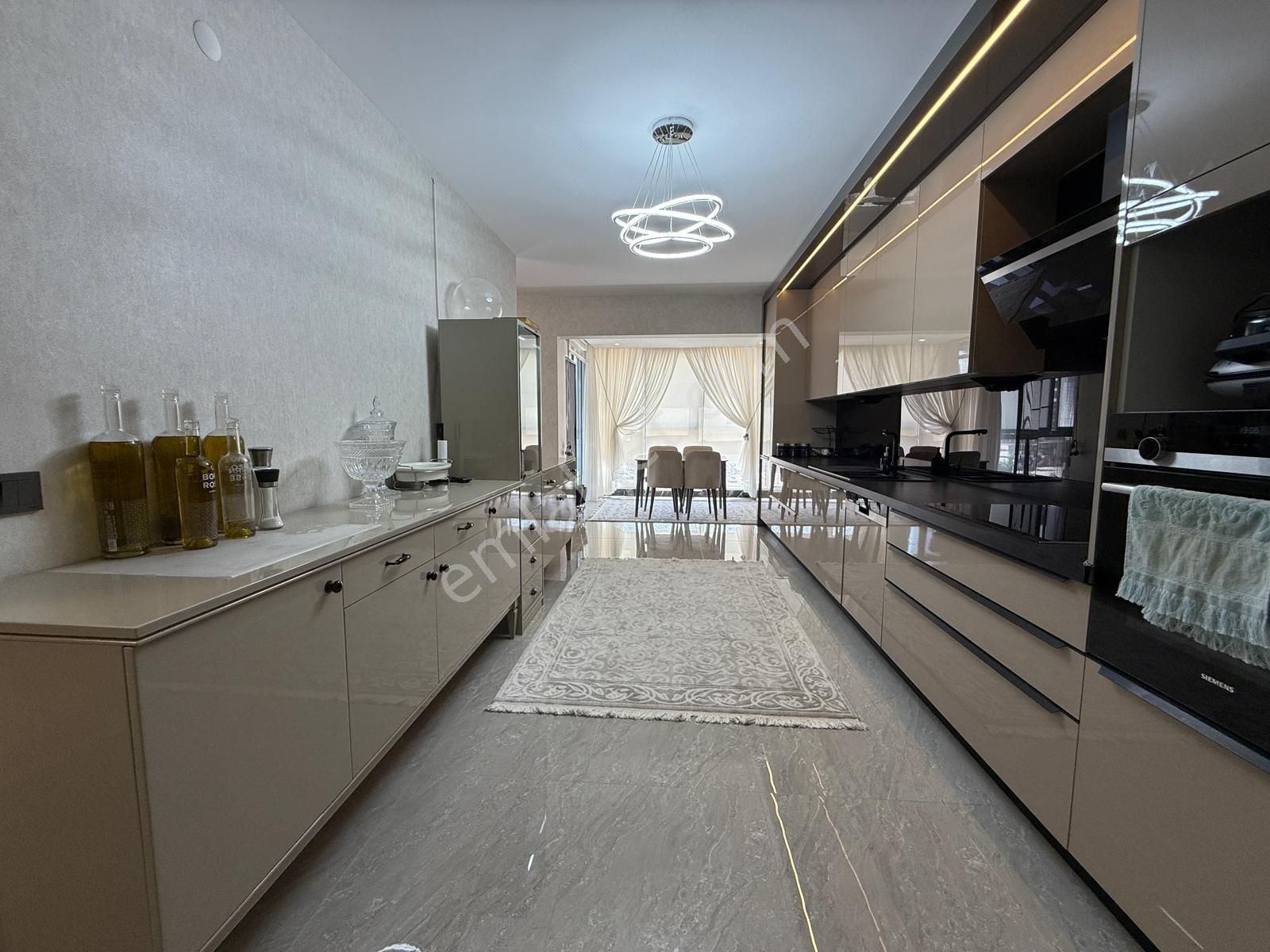 Pursaklar Saray Mehmet Zengin Emlak'tan Kapalı Otoparklı 4+1 Ultr Lüks Sitede Daire