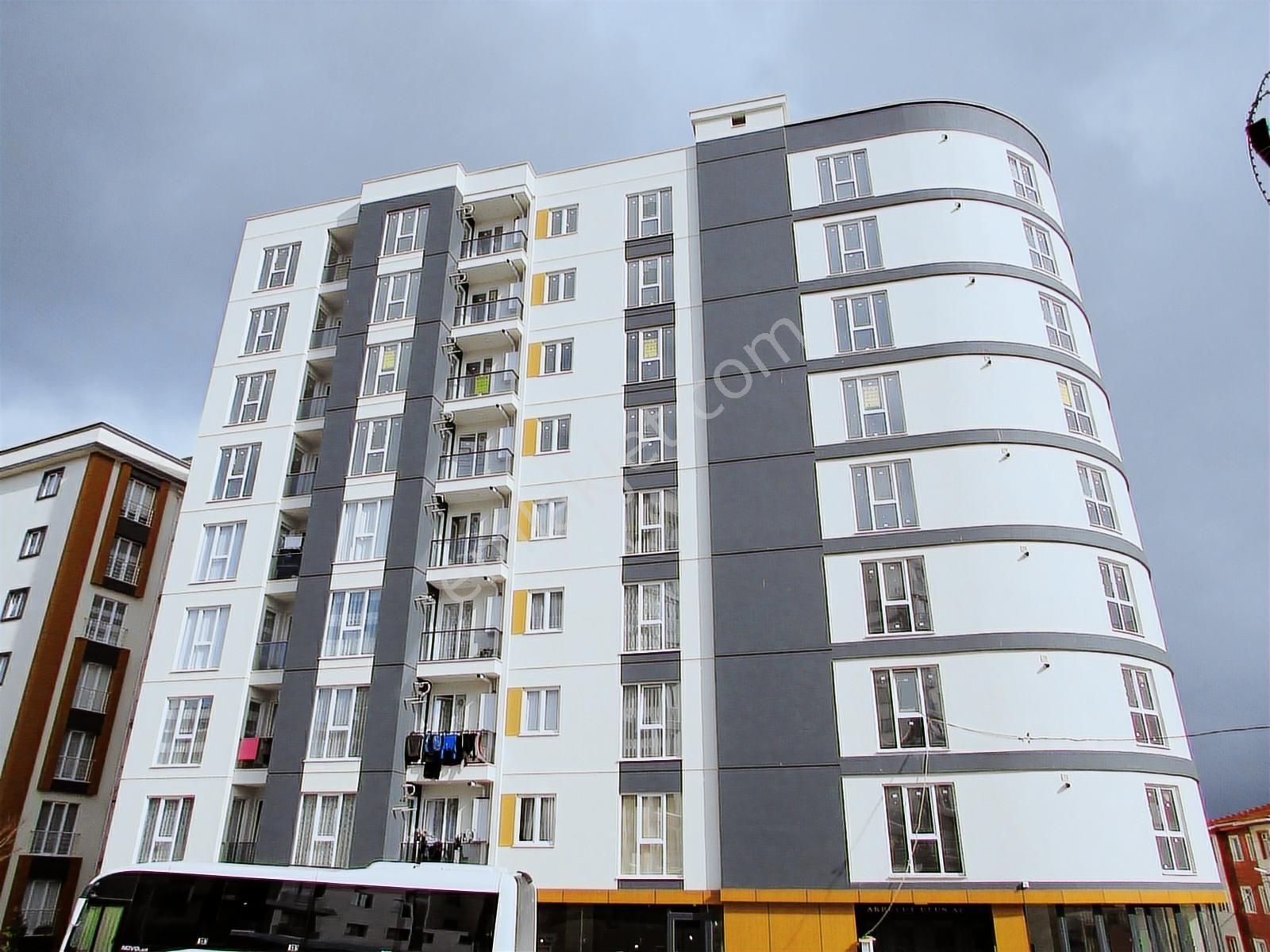 Pendik Gözdağı 6yıllık Bina Kapalı Otoparklı 90m2 2+1 Şubat1 Boş