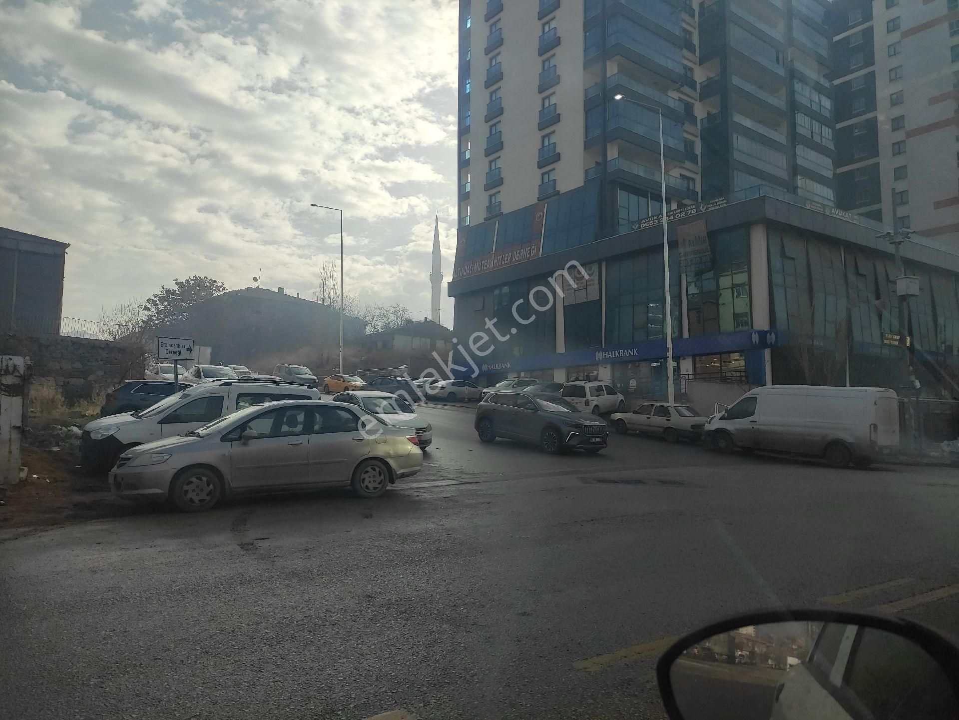 Ulubey Mah Cadde Üzerinde Sitelere Yakın 65 M2 Asma Kat Yapımına Uygun Satılık Dükkan - Görsel 10