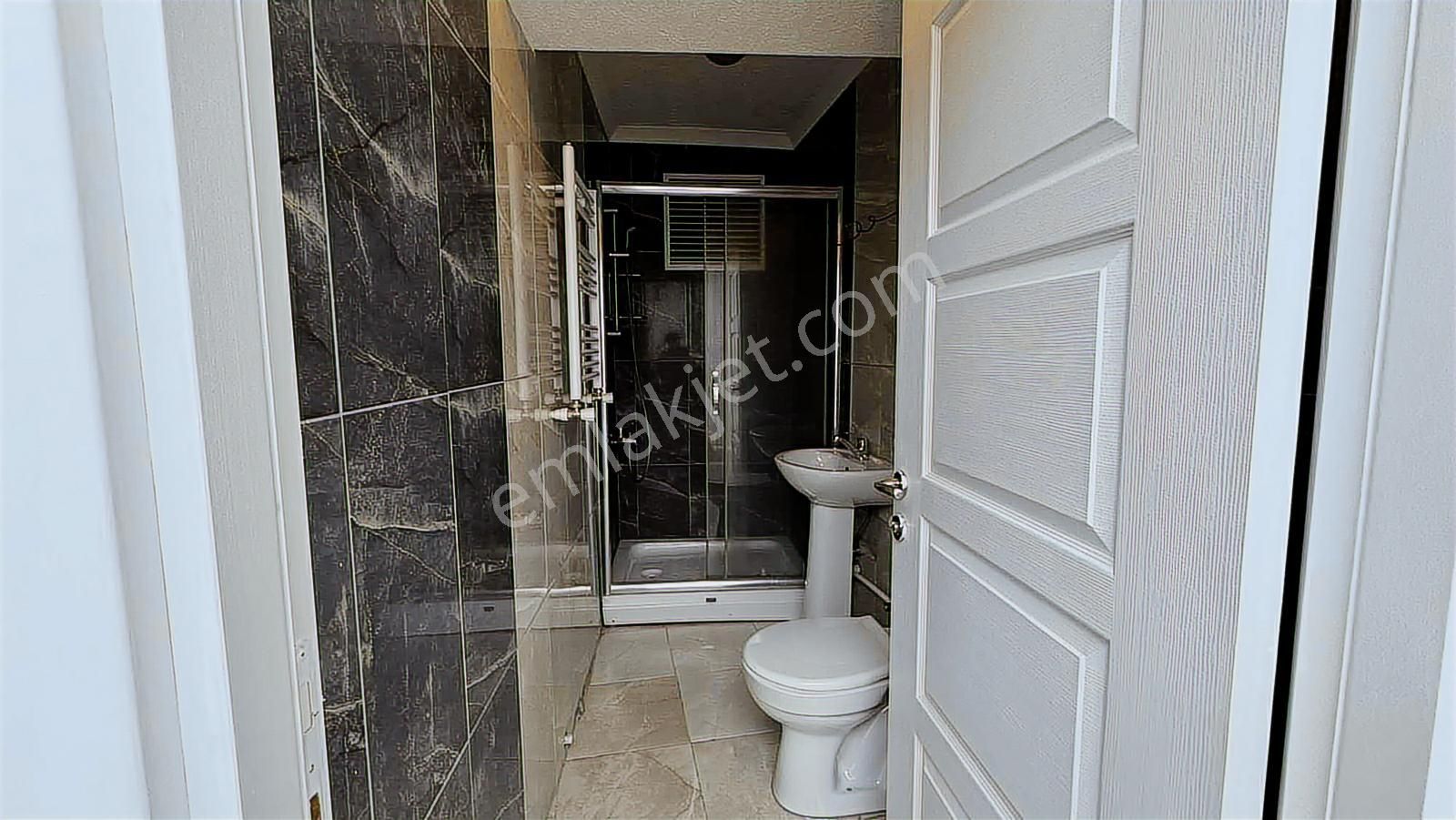 Axis Avmye Yakın Ana Cadde Üzerinde Full Eşyalı 2+1 Daire - Görsel 7