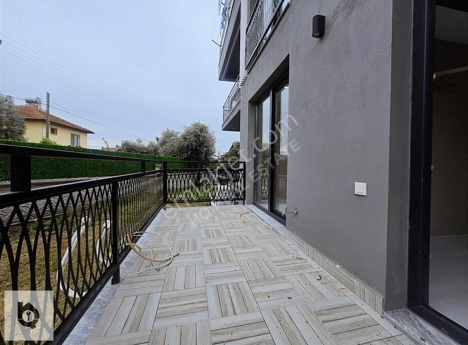 Hq Emlaktan Plaja 2km Mesafe'de Havuzlu Binada Satılık 1+1 Daire - Görsel 5