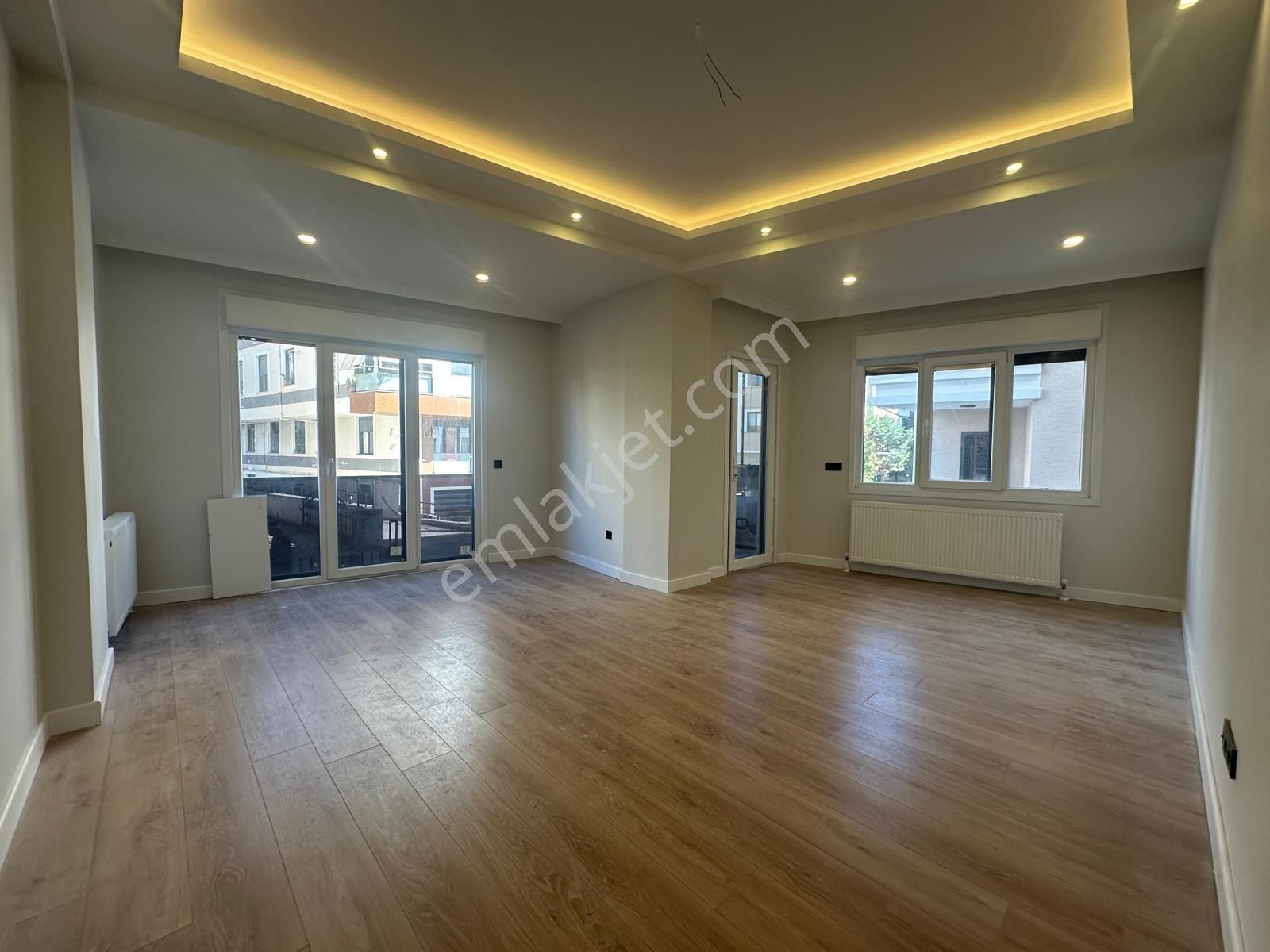 Yatırımdan Altıntepe'de Ayrı Mutfaklı 1.kat Sokağa Cephe 3+1