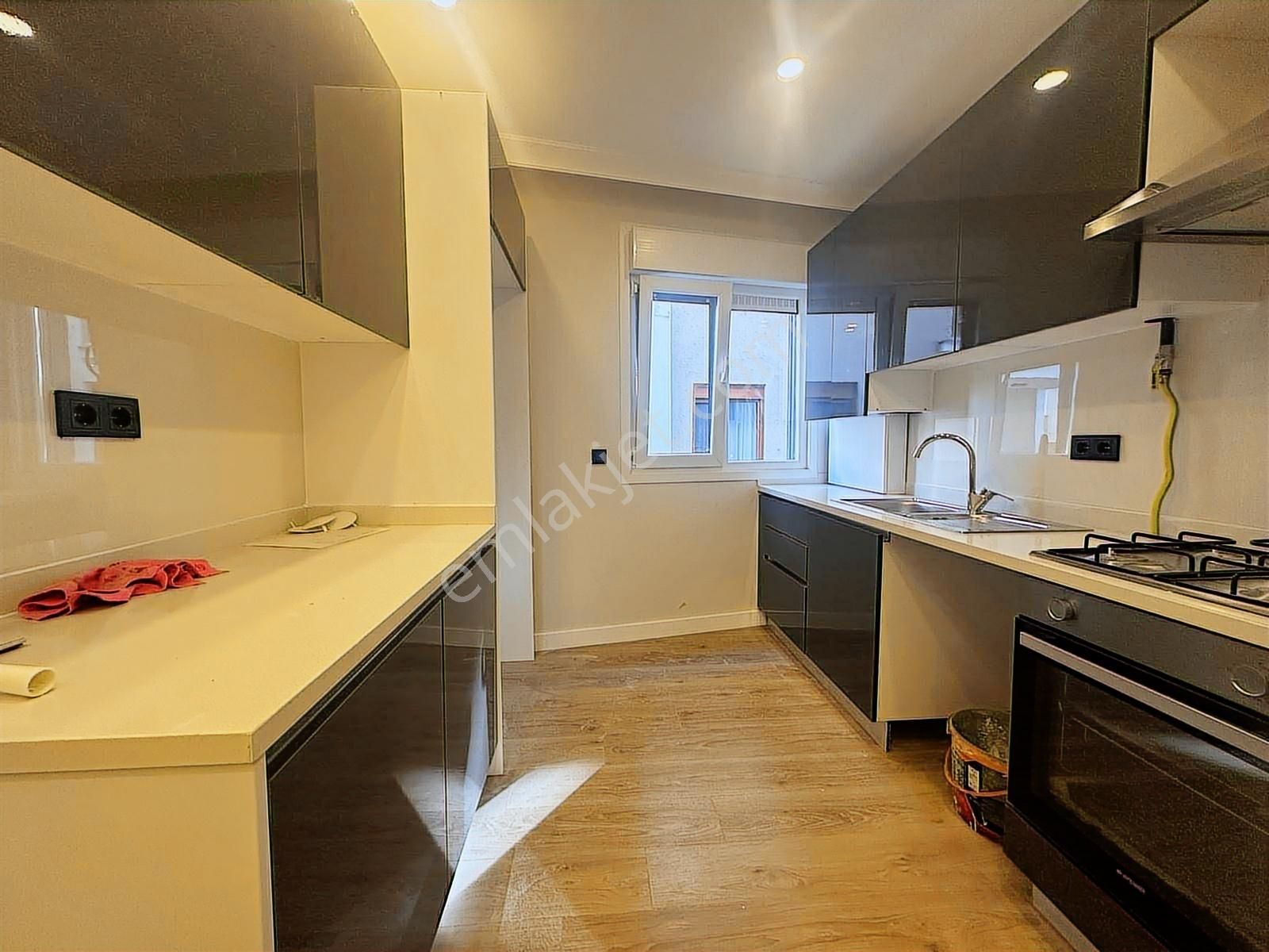 Yatırımdan Altıntepe'de Ayrı Mutfaklı 1.kat Sokağa Cephe 3+1 - Görsel 12