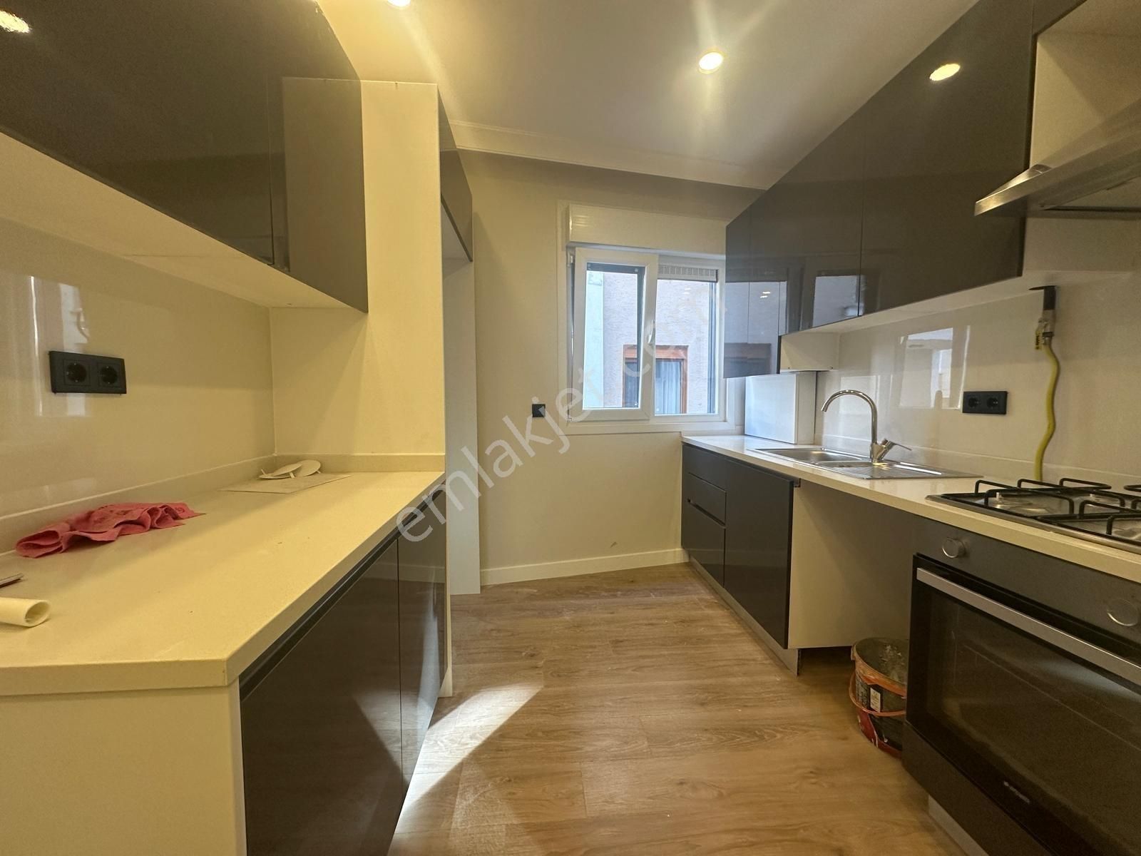 Yatırımdan Altıntepe'de Ayrı Mutfaklı 1.kat Sokağa Cephe 3+1 - Görsel 18