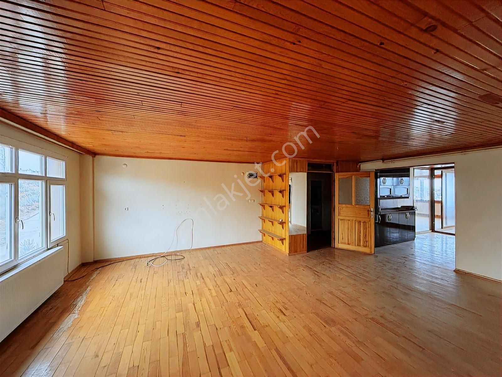 3ev Emlak'tan Kurttepe Mah. Göl Manzaralı 4+1 Kiralık Daire - Görsel 4