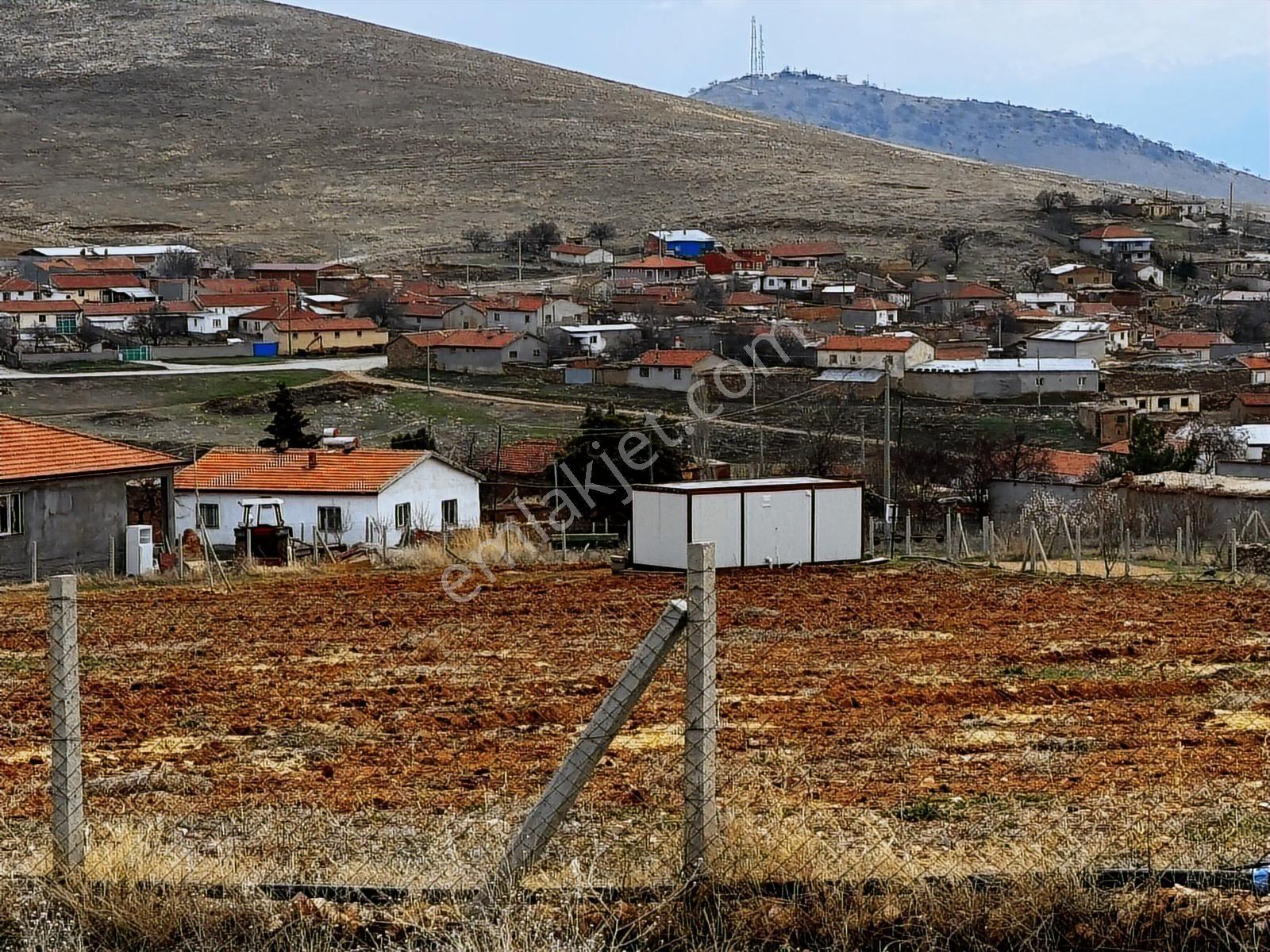 7.900 Dönüm Meraya Cepheli Konut İmarlı Arsa 812m2