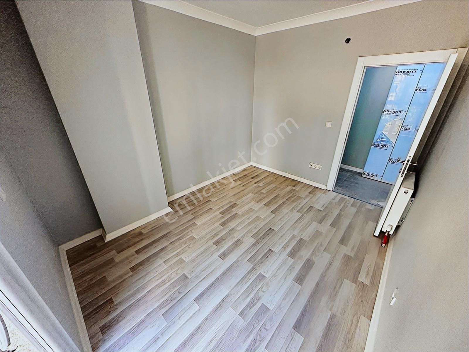 Yatırım'dan Küçükyalı Çınar Sahilde Sıfır Yapı Katta Ön Cephe2+1 - Görsel 8