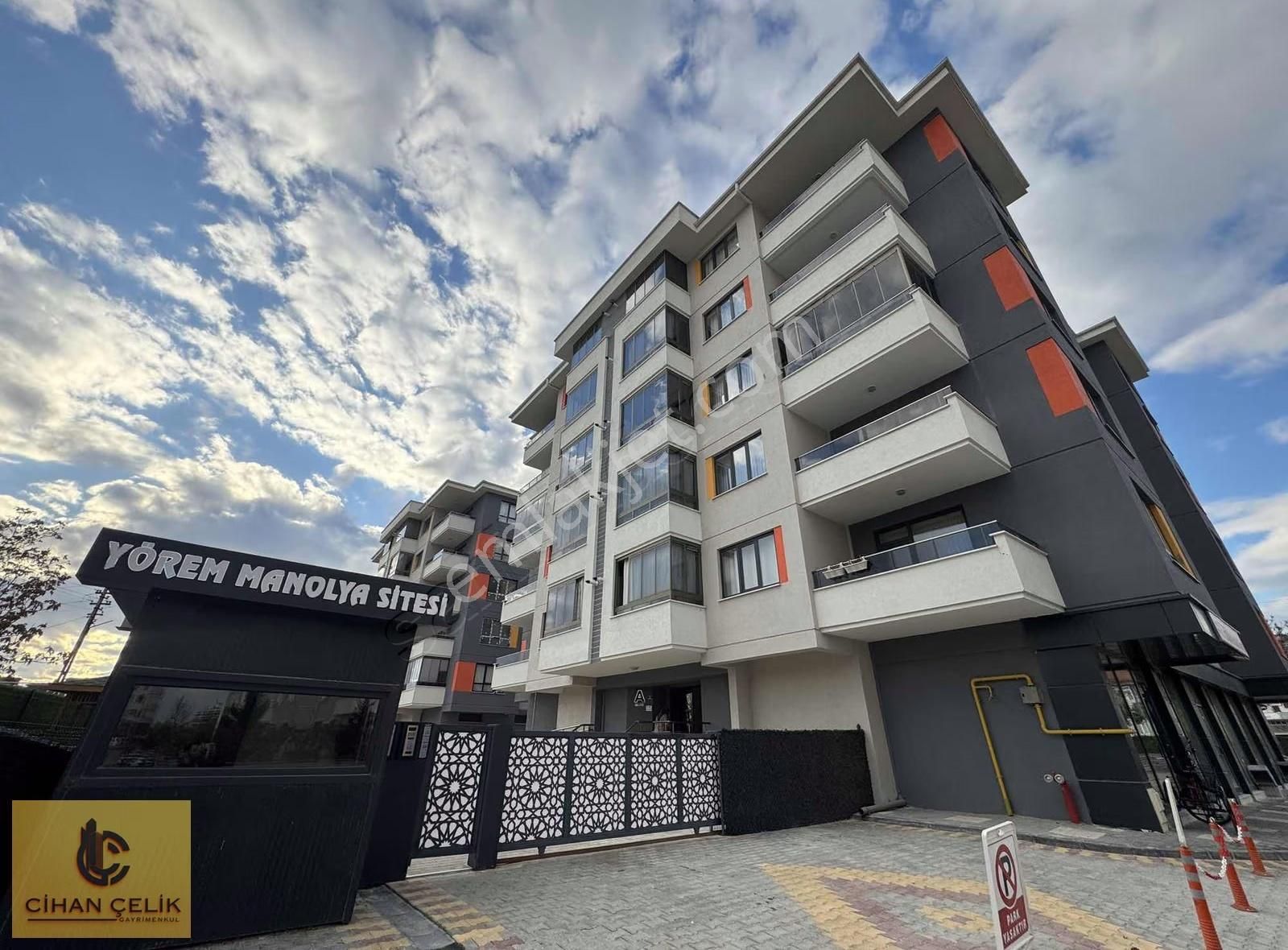 Karatay Sedırler Caddesine Cephe Çok Geniş Ara Kat 3+1