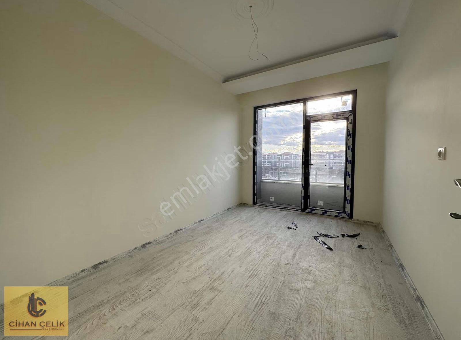 Karatay Sedırler Caddesine Cephe Çok Geniş Ara Kat 3+1 - Görsel 3