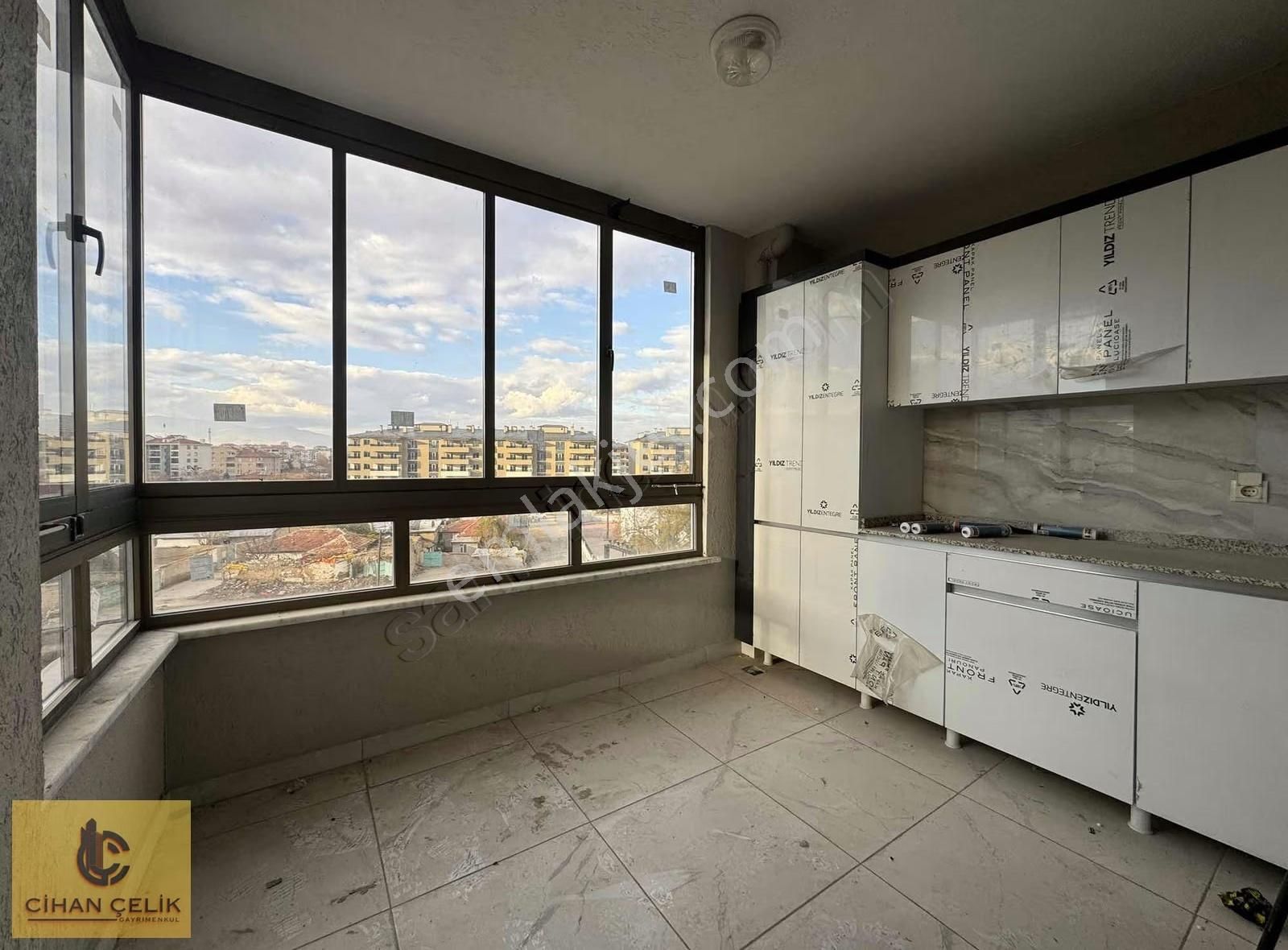 Karatay Sedırler Caddesine Cephe Çok Geniş Ara Kat 3+1 - Görsel 16