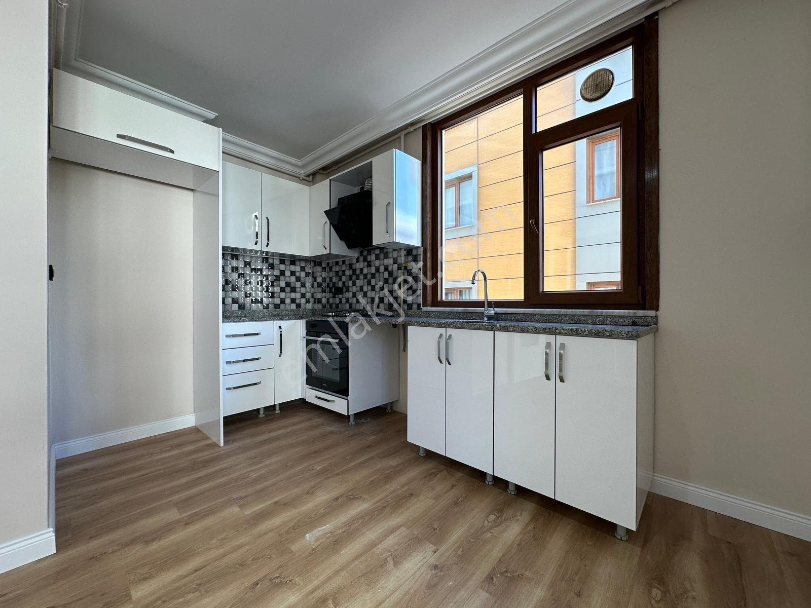 Yatırım'dan Küçükyalı'da Metroya Yakın Sıfır Yapıda 1.kat 2+1 - Görsel 24