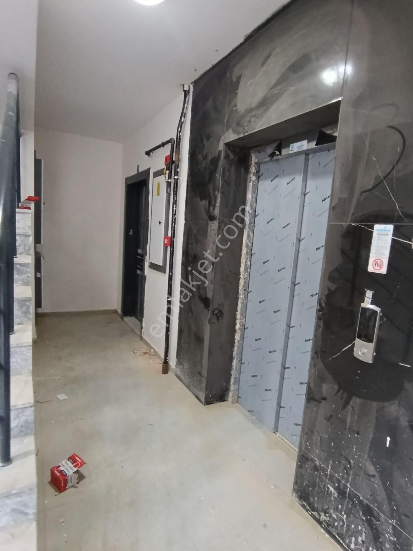 Keçeciler Caddesin De Acil Satılık 3+1 Ara Kat Köşe Daire - Görsel 22