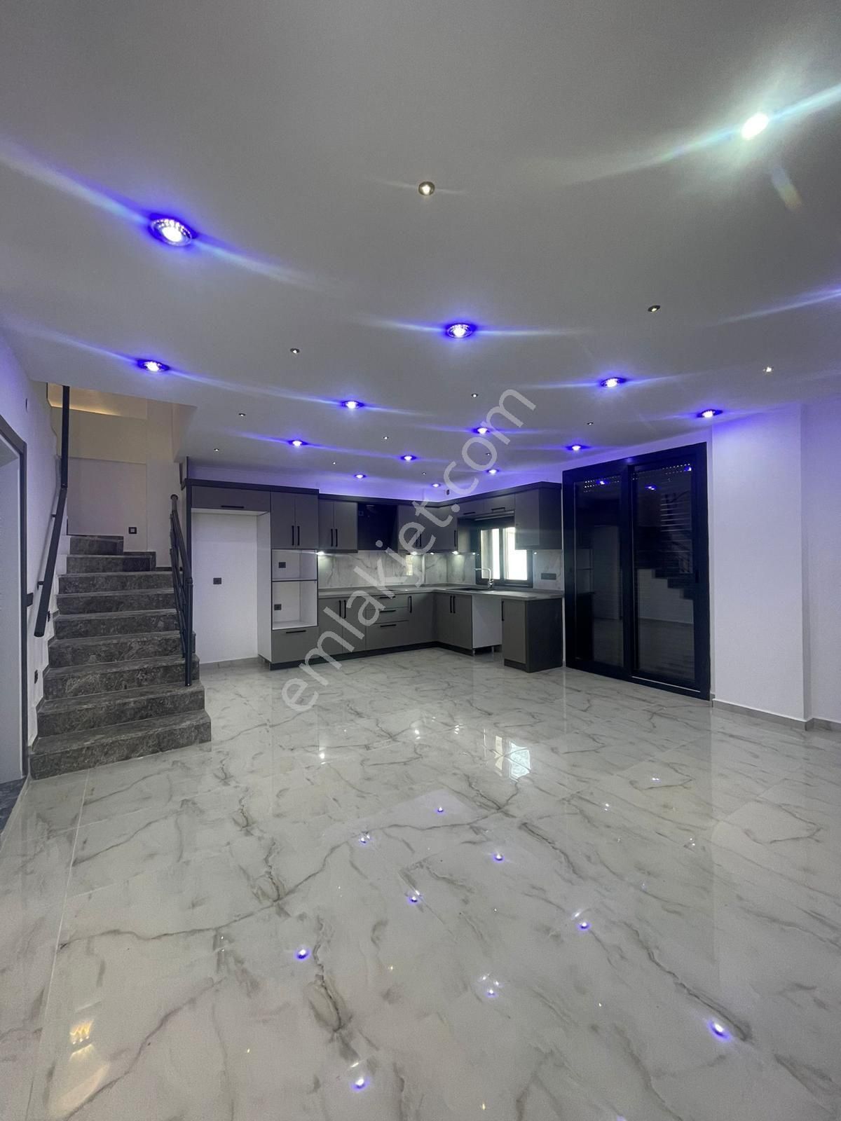 Didim Efeler Mah Havuzlu , Otoparklı Geniş 4+1 Villa - Görsel 2