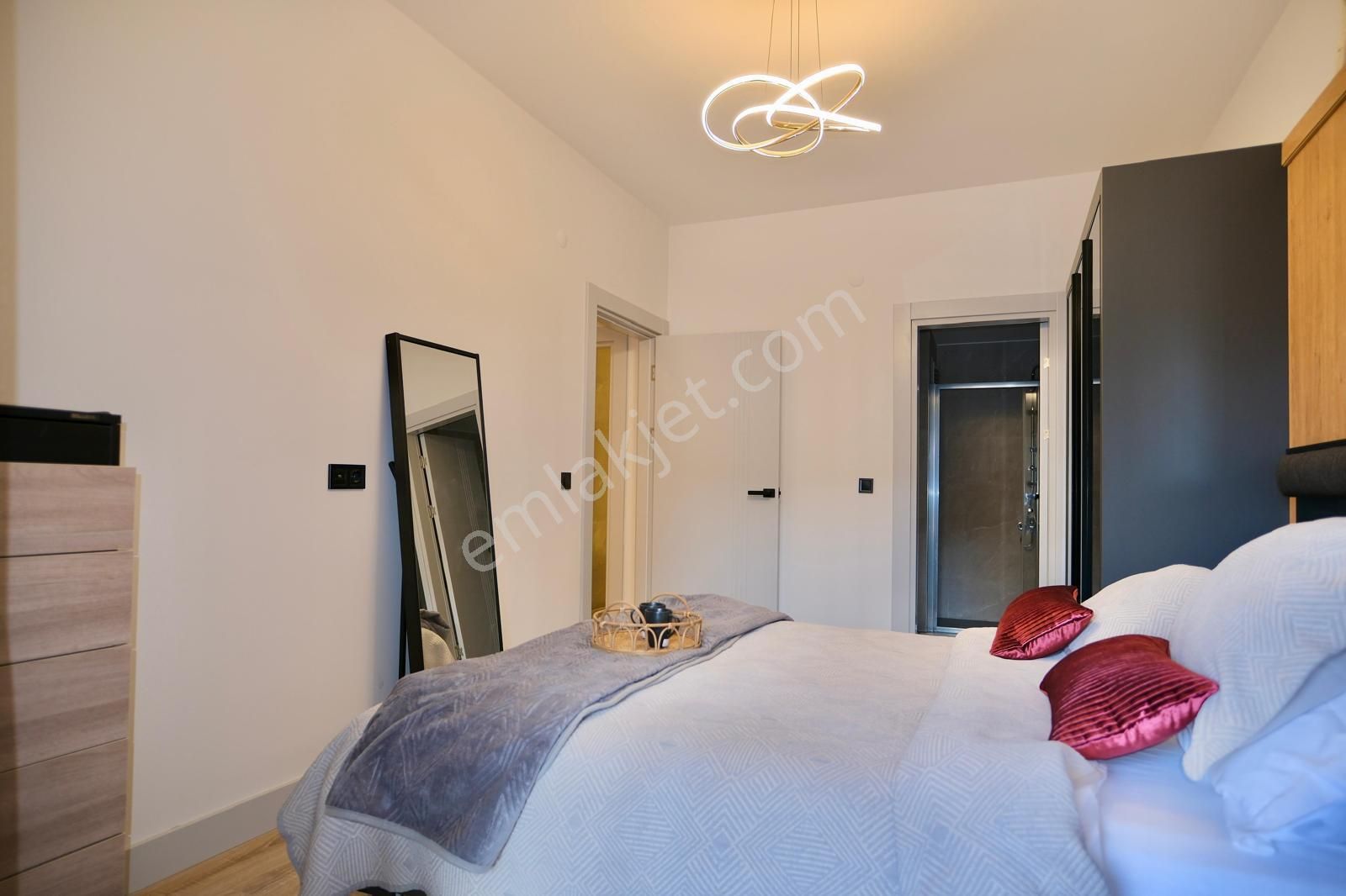 Kuşadası Havuzlu Site İçerisinde Satılık Lüks 2+1 Daire - Görsel 17