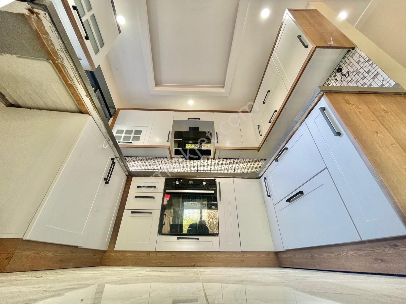 Berkay Demirel'den Akçayda Doğayla İç İçe Lüks 4+1 Villa - Görsel 12