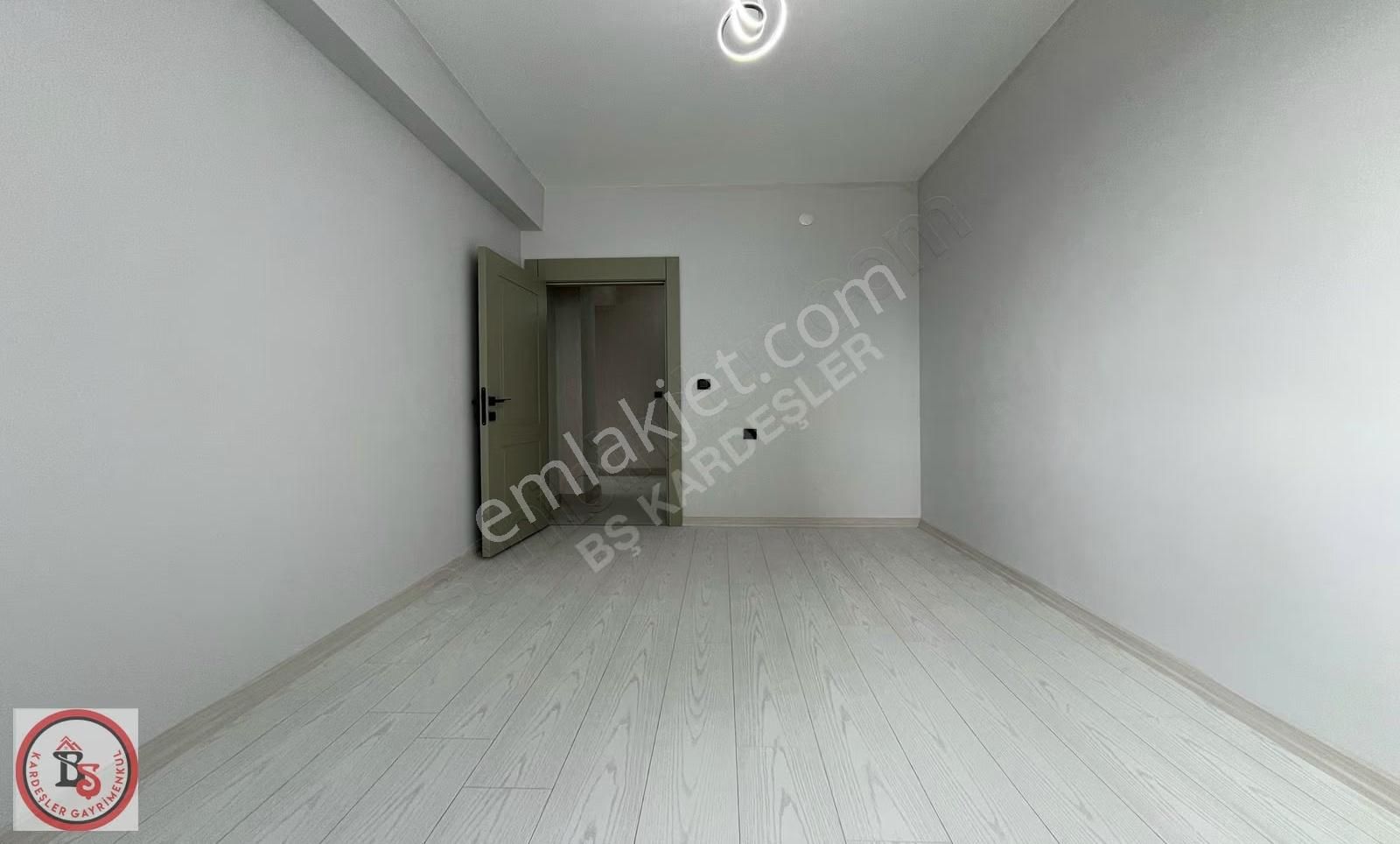 Keçiören Hisar Mahallesinden Full Yapılı Teras Balkonlu 4+1 - Görsel 4