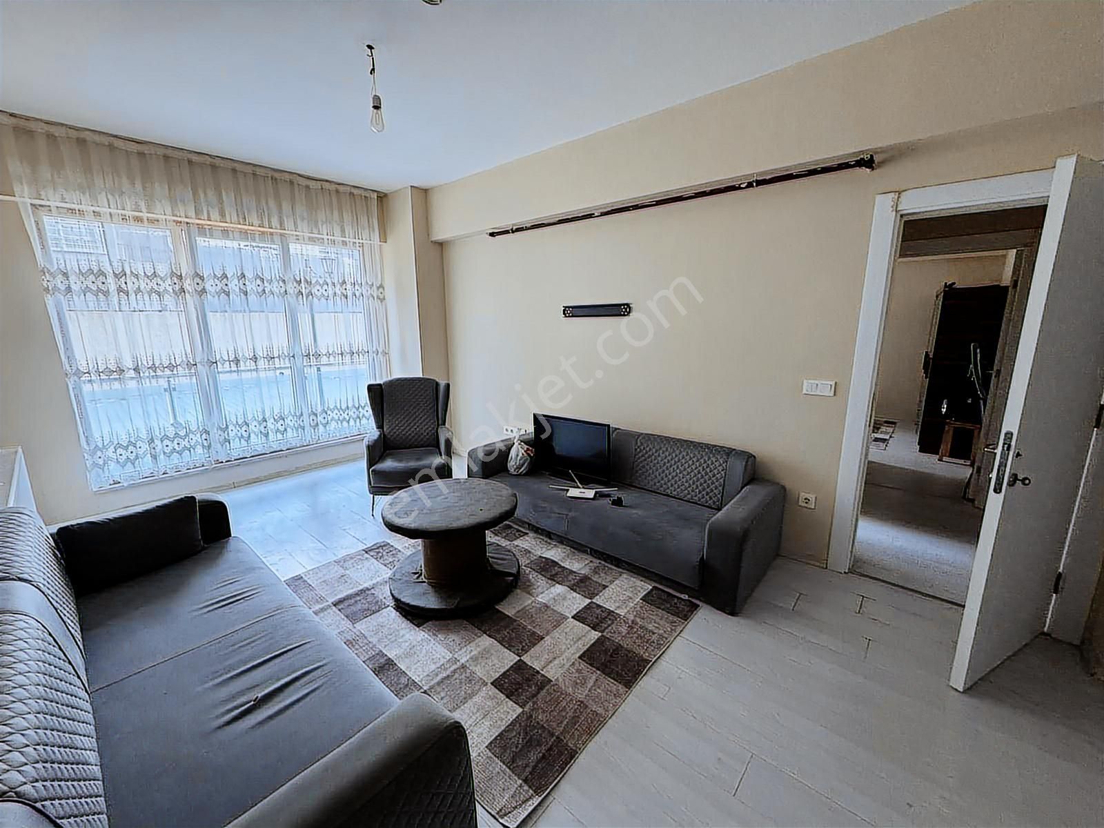 Haramidere Metrobüse Yakın Site İçi 2+1