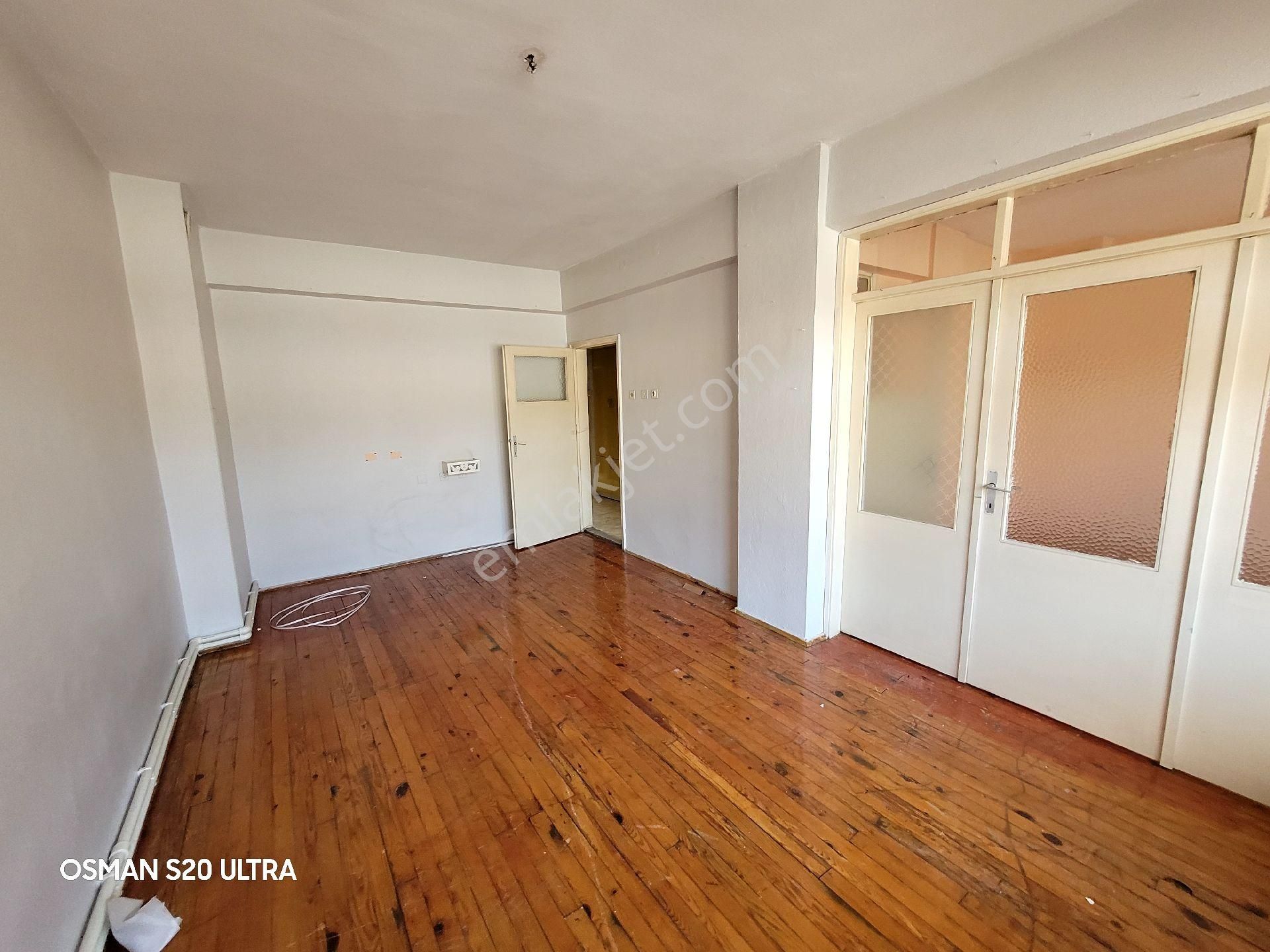 Şirin Hanım Çeşmesi Yanı Çarşıda 3+1 Yapılı Bakımlı Düzgün Sonkat Kiralık - Görsel 7