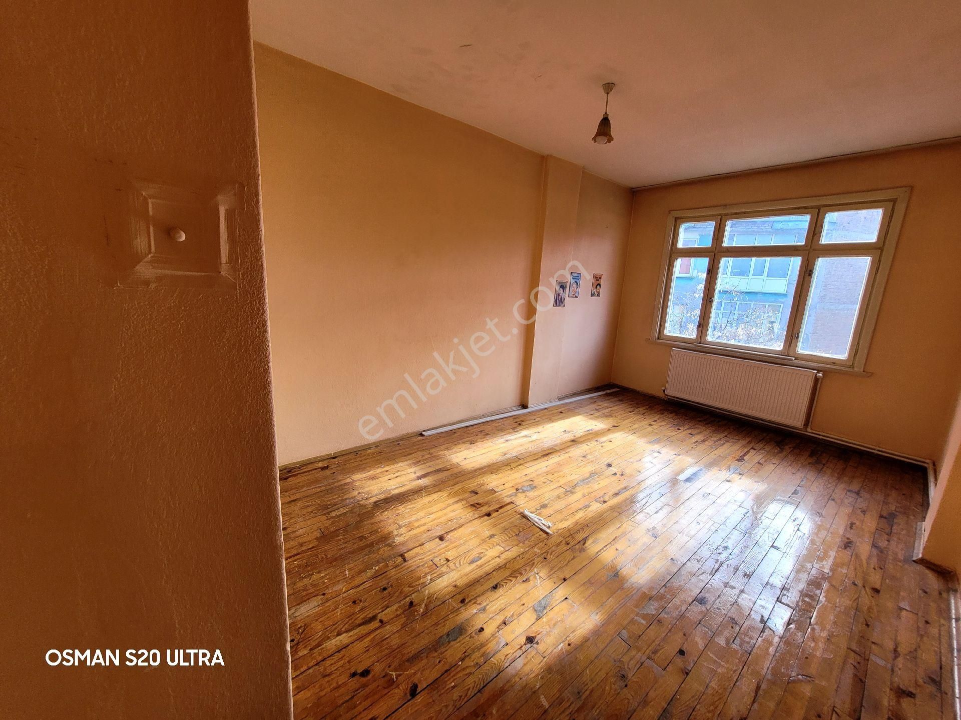 Şirin Hanım Çeşmesi Yanı Çarşıda 3+1 Yapılı Bakımlı Düzgün Sonkat Kiralık - Görsel 3