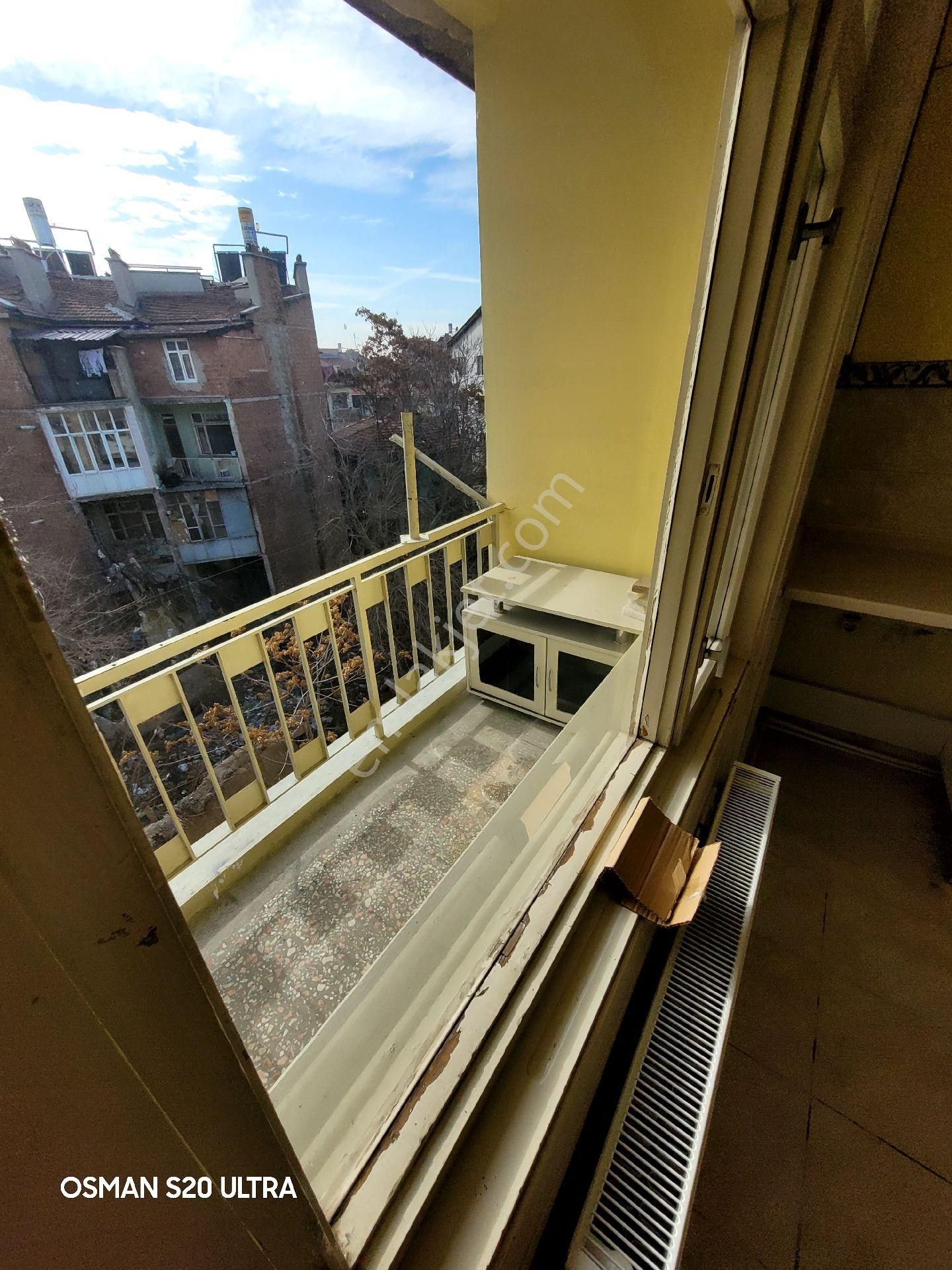 Şirin Hanım Çeşmesi Yanı Çarşıda 3+1 Yapılı Bakımlı Düzgün Sonkat Kiralık - Görsel 19