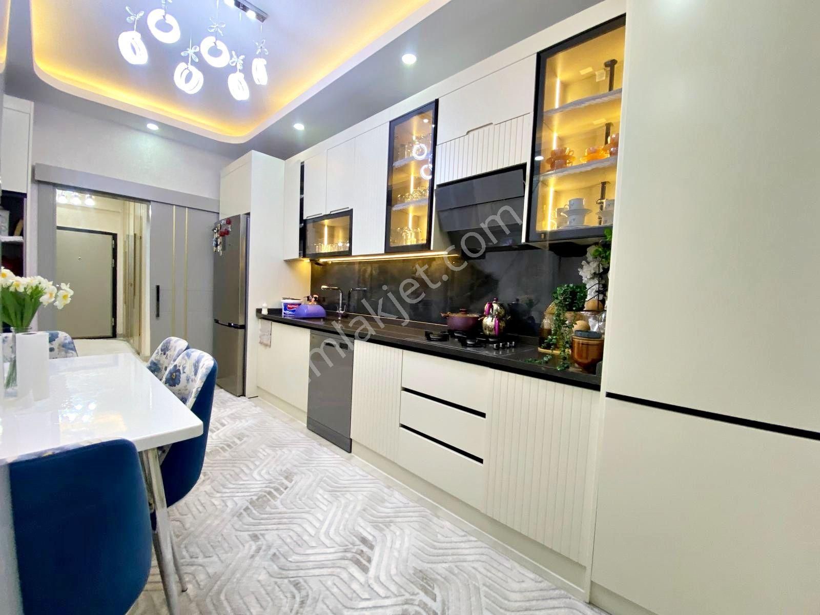 Göktürk Stadyum Karşısı! Lüks Çok Geniş Balkonlu U.lüx 2.5+1 - Görsel 4