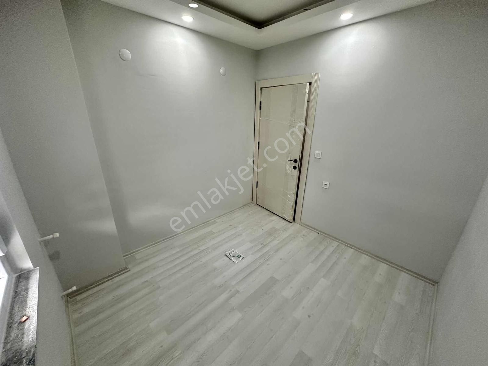 Acill Ayanoğlu'nda_2+1 Sıfır Katta Tramvayın Dibi Satılık Daire - Görsel 13