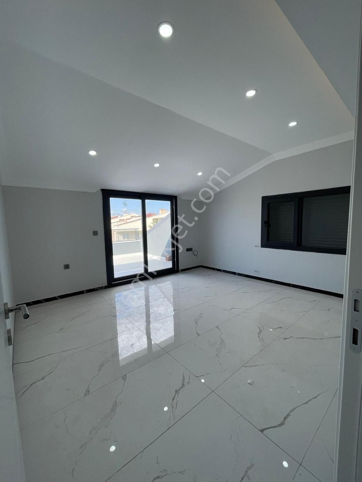 Efeler’de 4+1 Takasa Açık Lüks Villa - Görsel 17