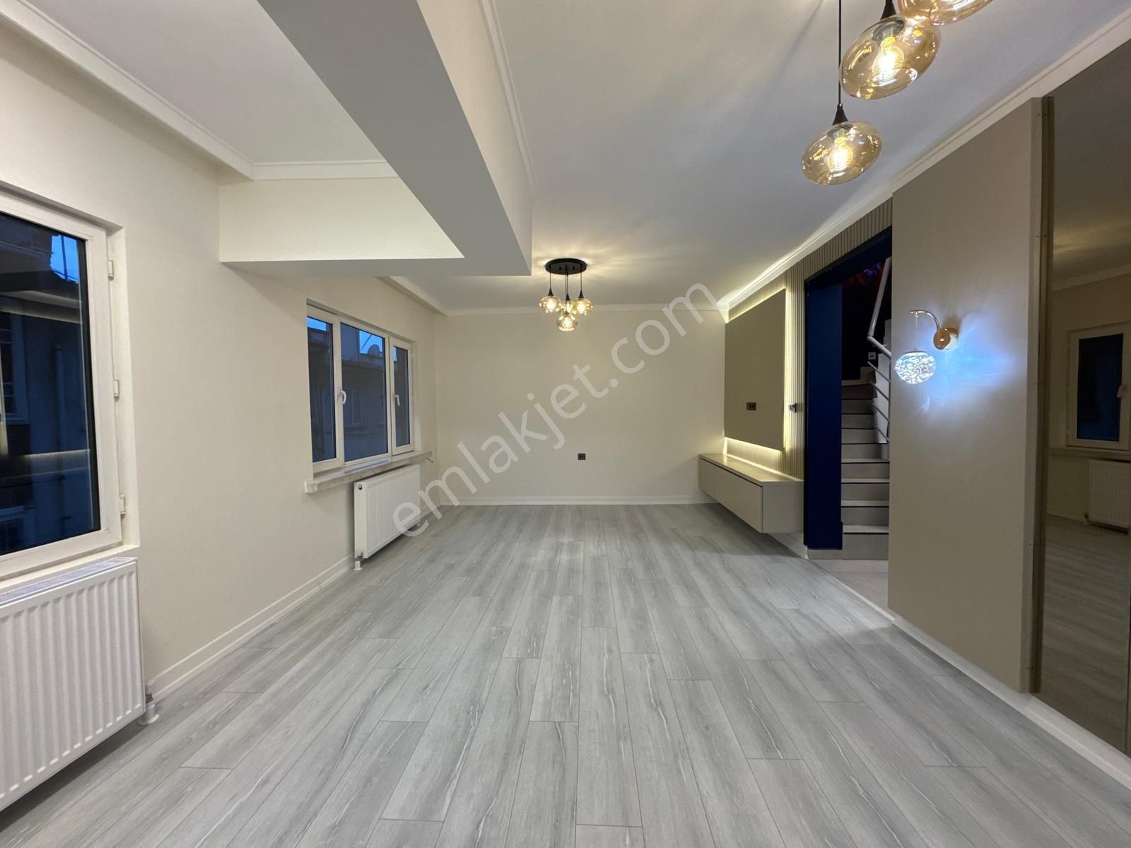 Batıkent İlkyerleşim'de Özel Mimari Tasarım 5+1 Satılık Müstakil - Görsel 4