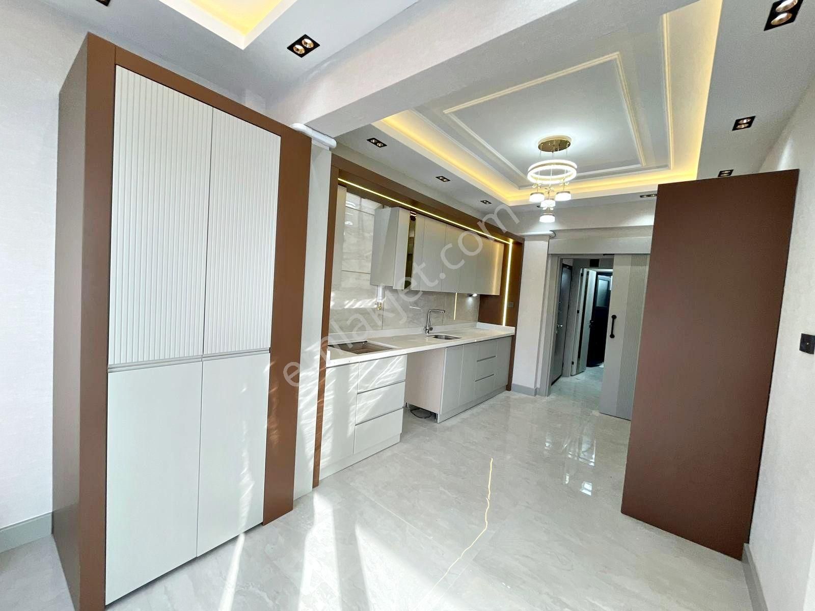 Göktürk'te Yemek Odalı Ebeveyn Bnayolu Şık Tasarım Ultralüx 2.5+1 - Görsel 3