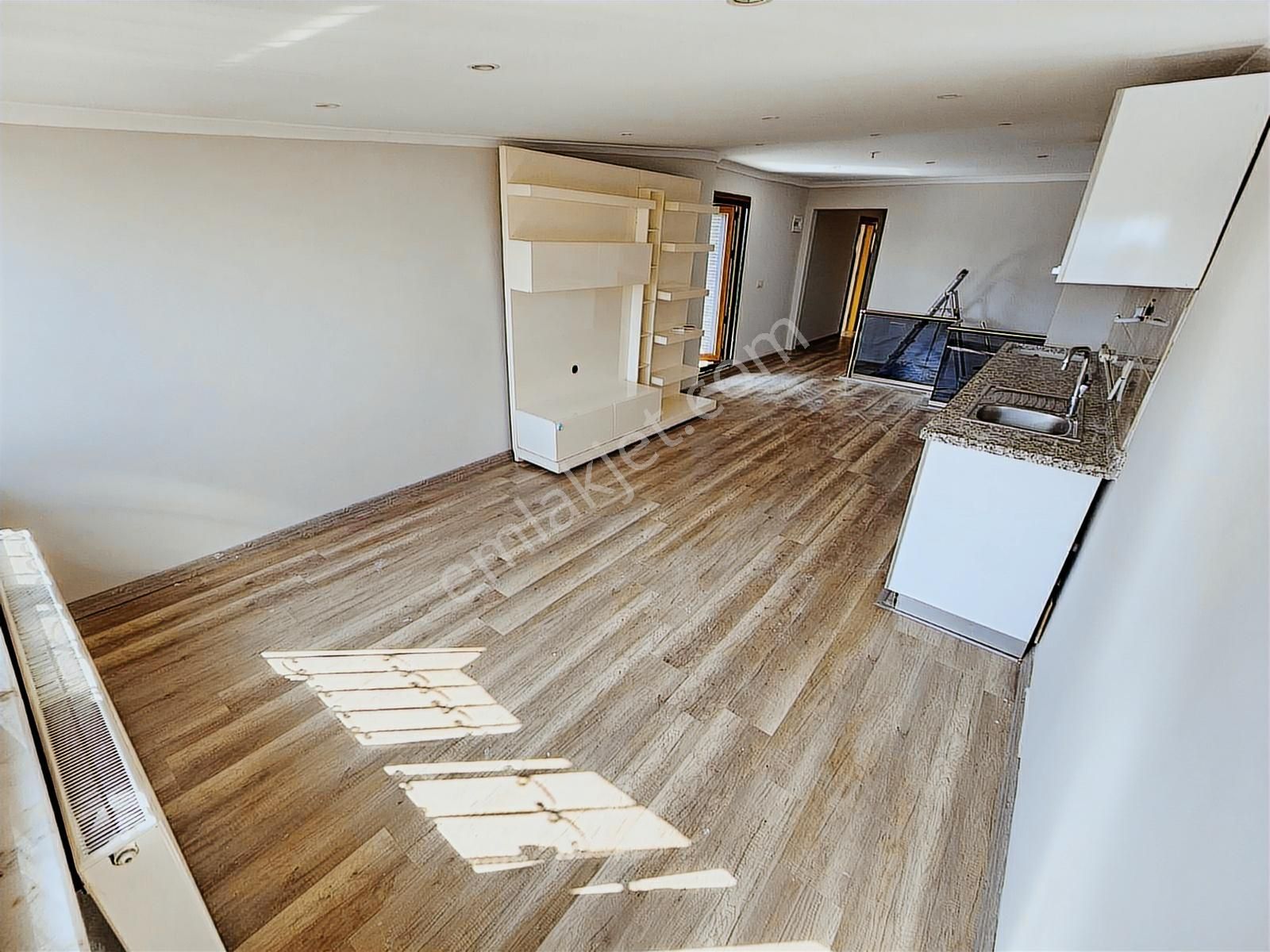 Şerifali Royal Residance Da Muhteşem Teraslı 1+1 Daire - Görsel 12