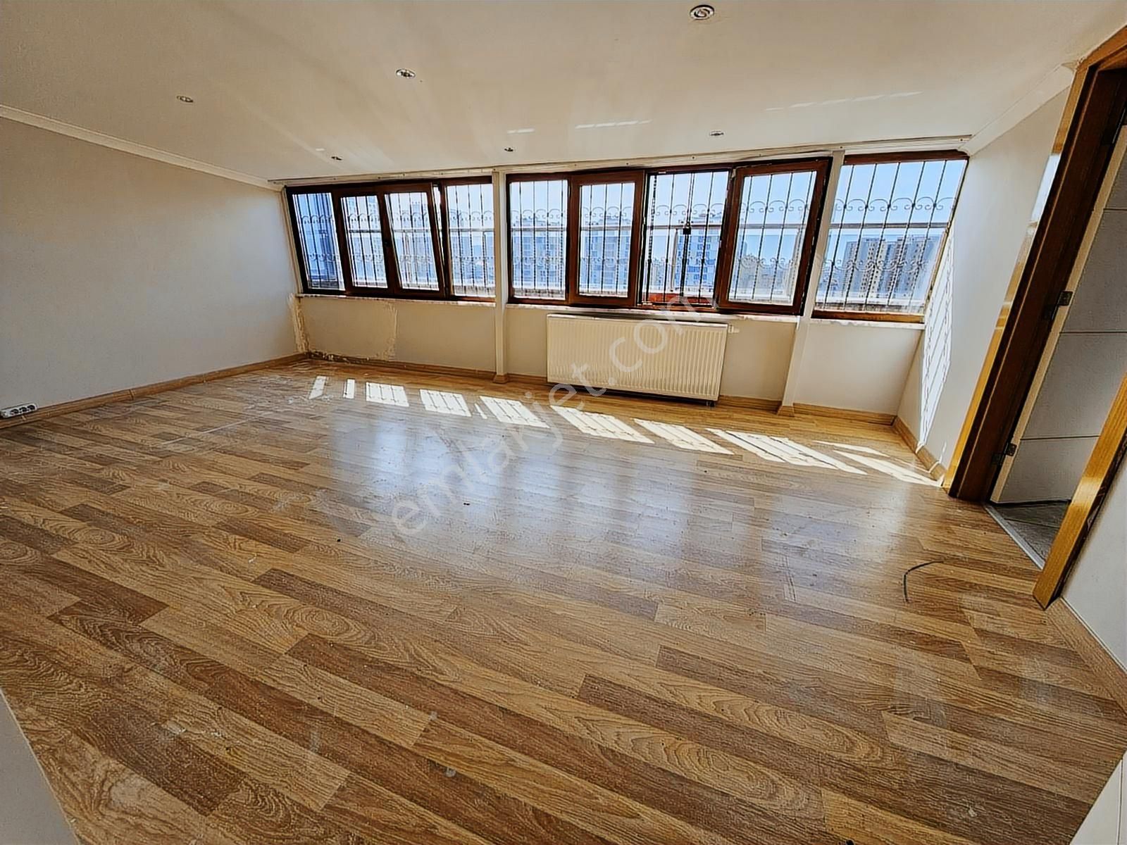 Şerifali Royal Residance Da Muhteşem Teraslı 1+1 Daire - Görsel 11