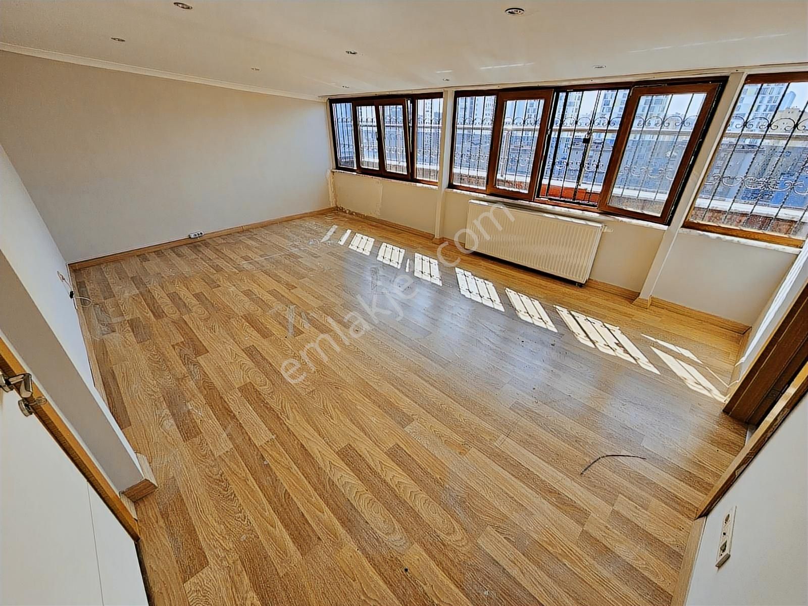 Şerifali Royal Residance Da Muhteşem Teraslı 1+1 Daire - Görsel 13