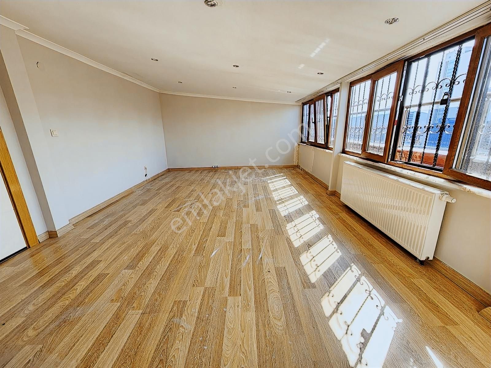 Şerifali Royal Residance Da Muhteşem Teraslı 1+1 Daire - Görsel 14