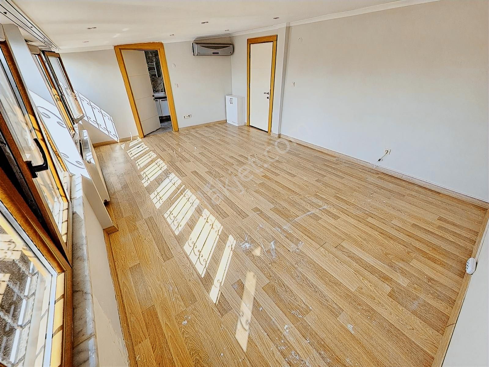 Şerifali Royal Residance Da Muhteşem Teraslı 1+1 Daire - Görsel 17