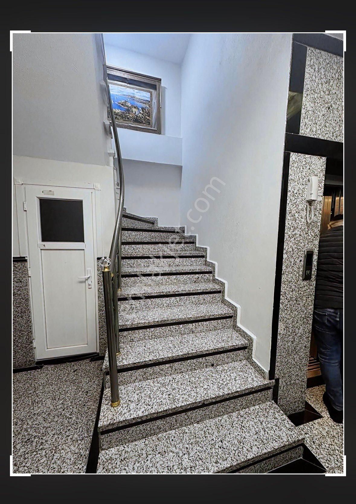 Metrobüse Yakın Ebeveyn Banyolu 3+1 Geniş Ara Kat - Görsel 14