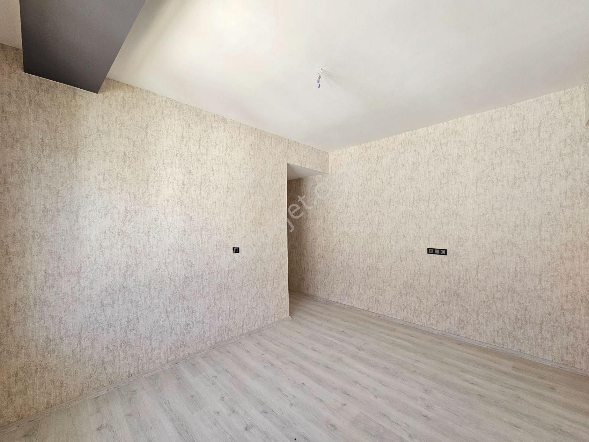 Ziya Ülhak Caddesi Ve Tüğbek Çarşısı Yakını Merkezi Lokasyon 3+1 Kilerli Kapalı Otoparklı Üks Daire - Görsel 37